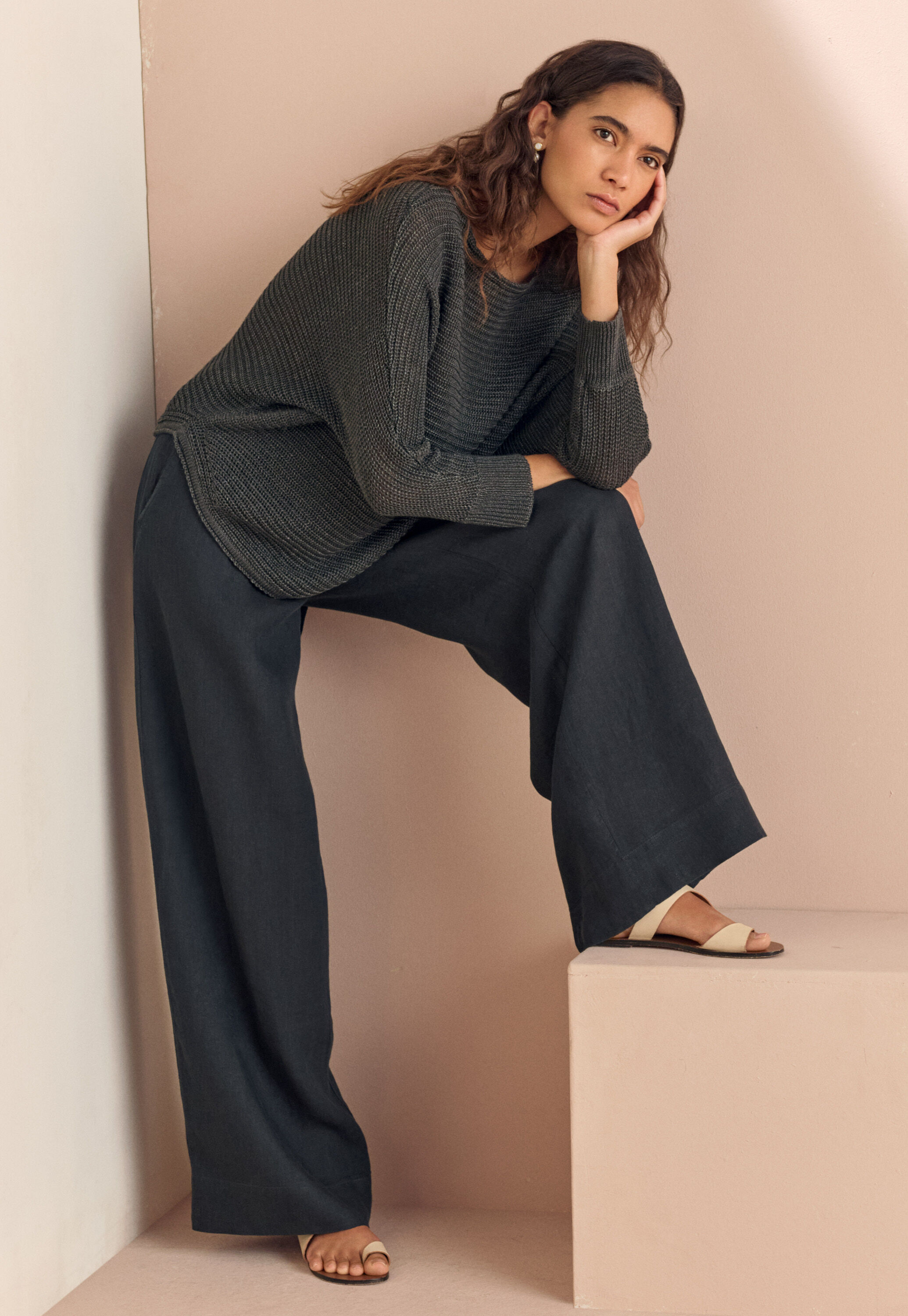Wide-leg trousers