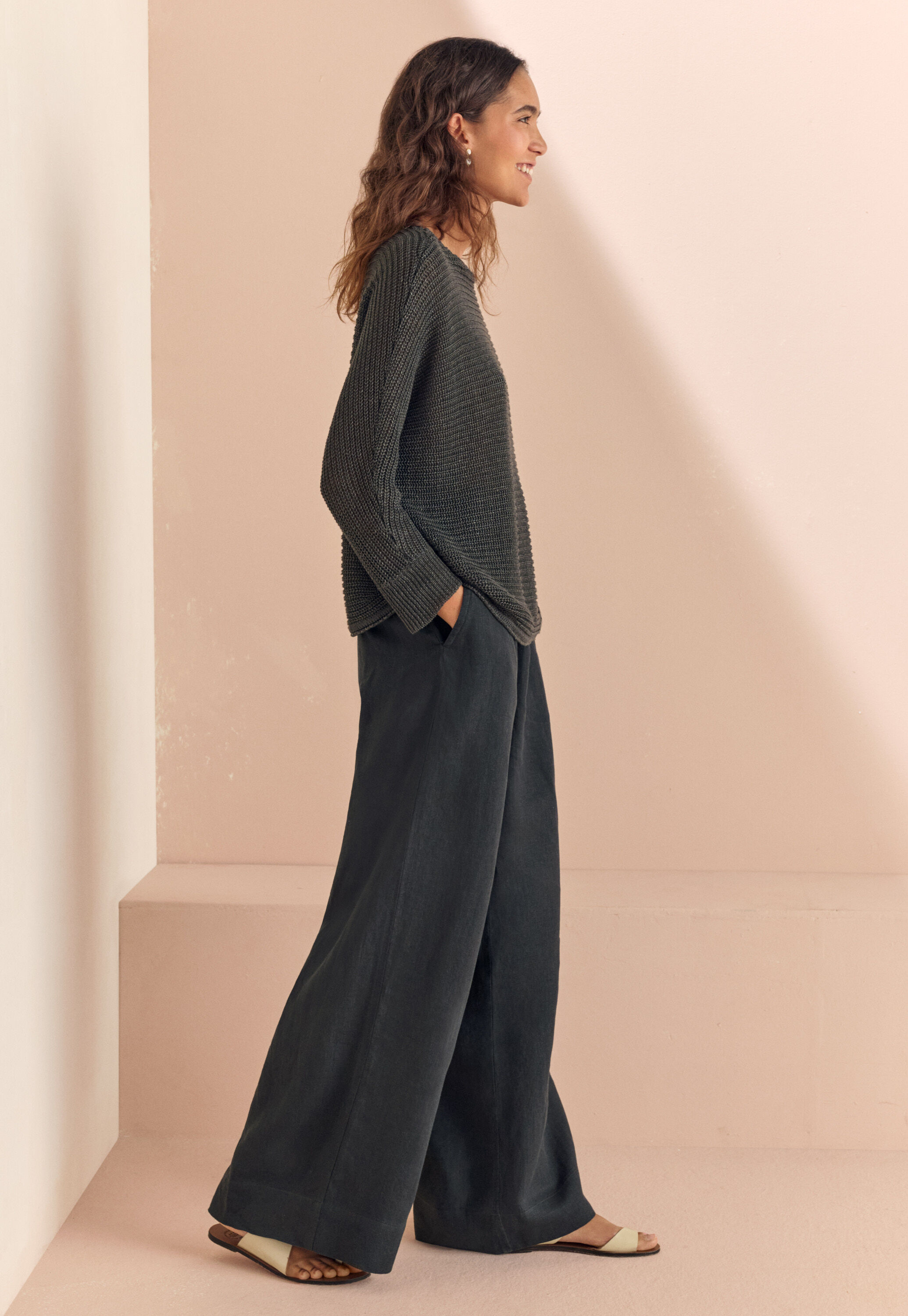 Wide-leg trousers