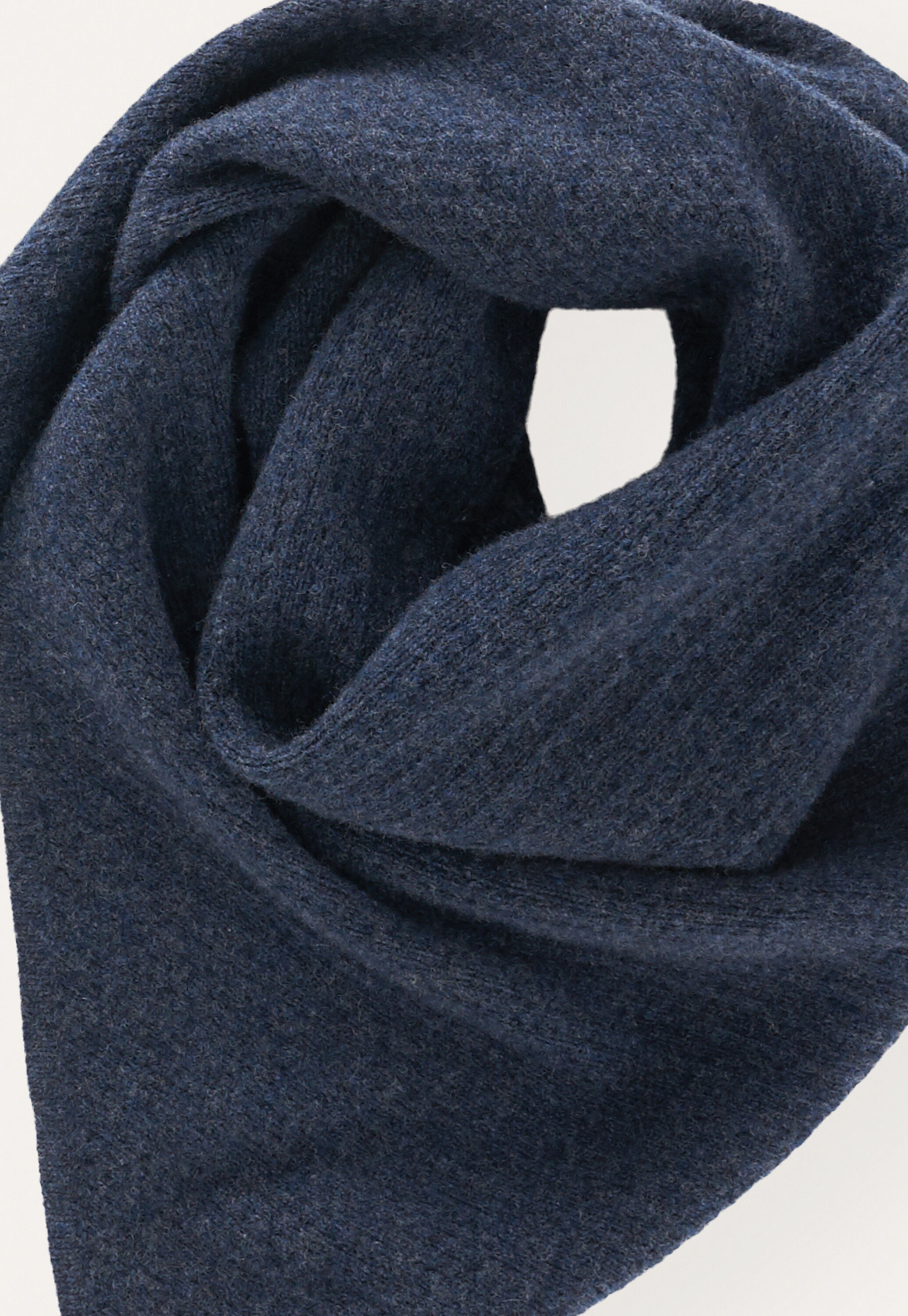 Knitted triangle scarf