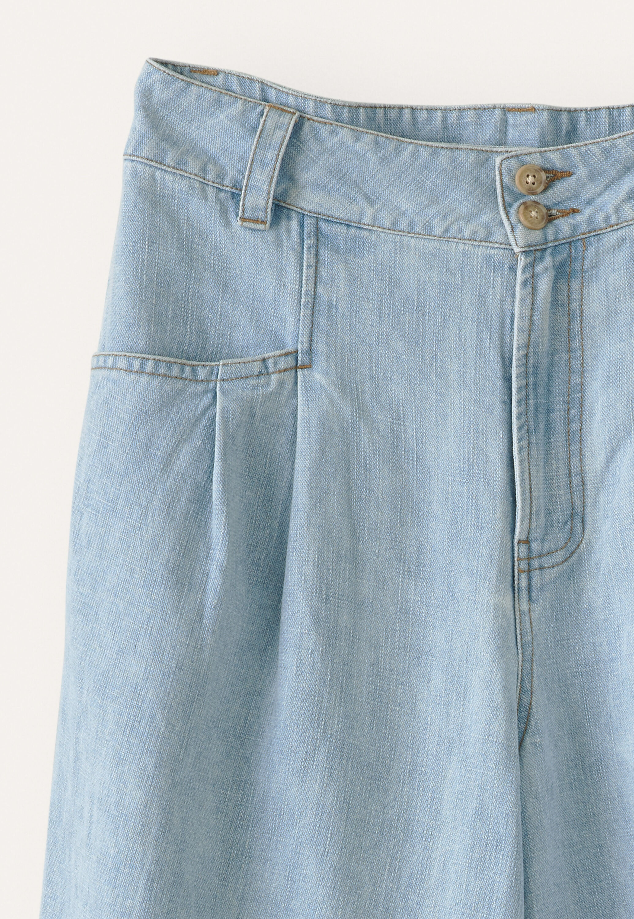 Indigo-dyed trousers