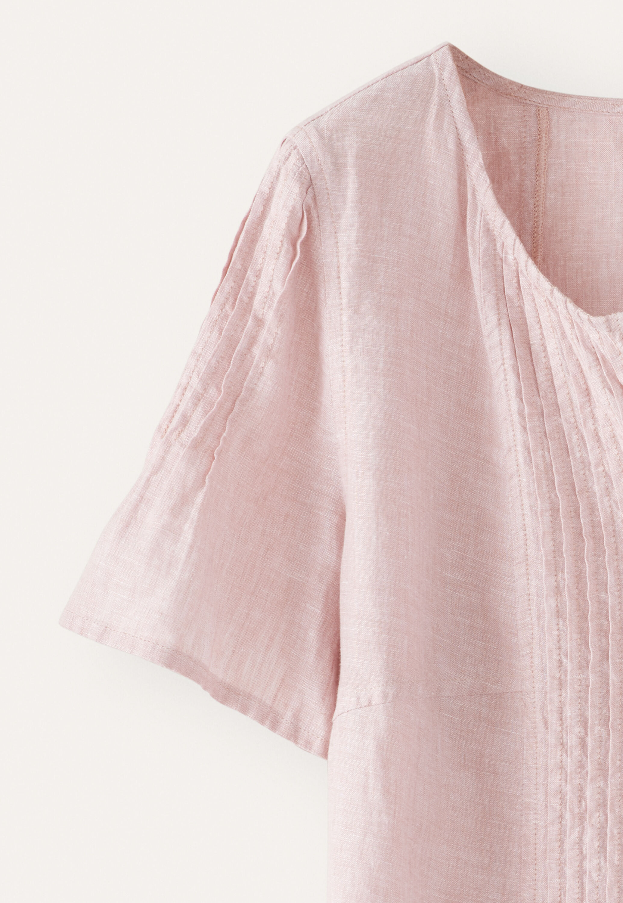 Tuck-detail top