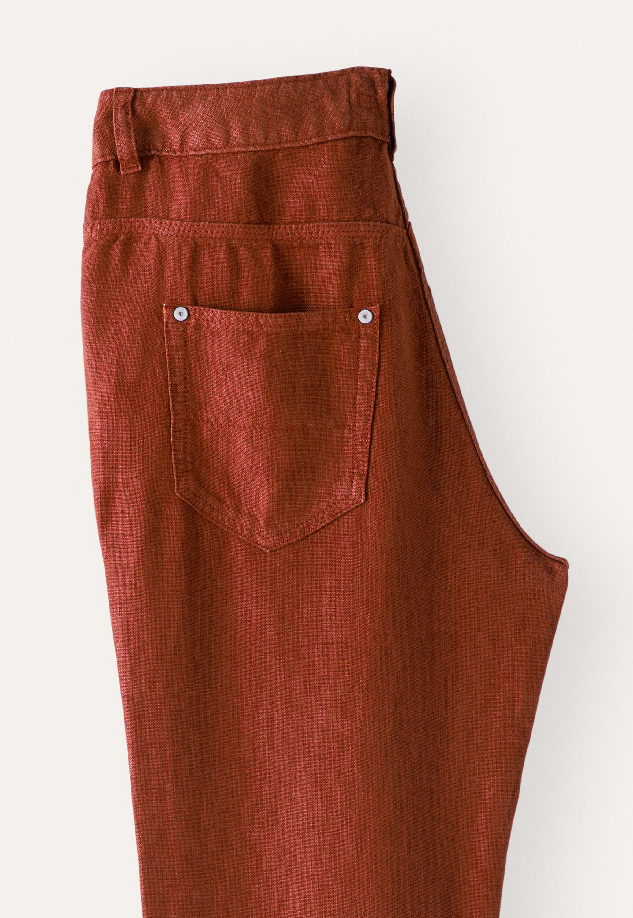 Straight-leg jeans