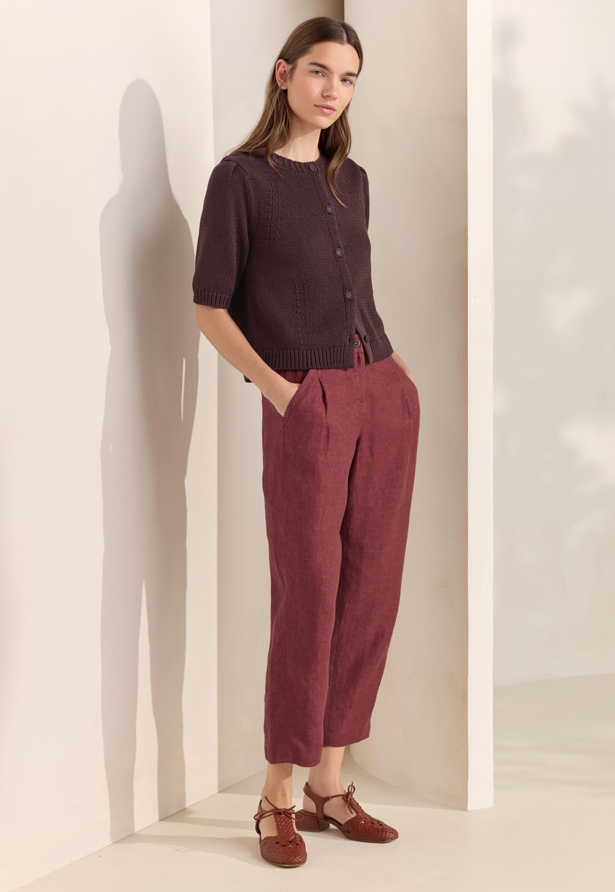 Cropped tapered trousers