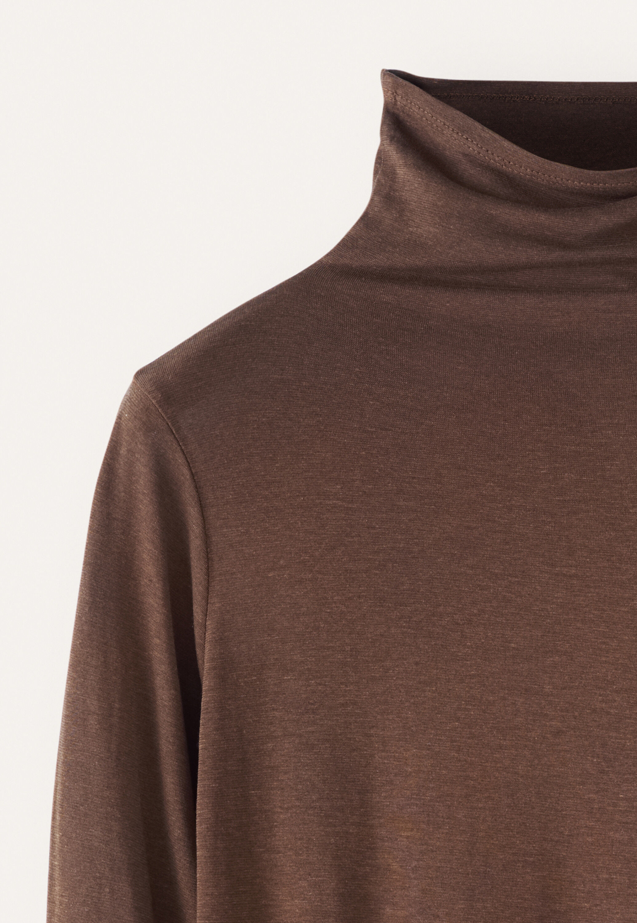 Funnel-neck top