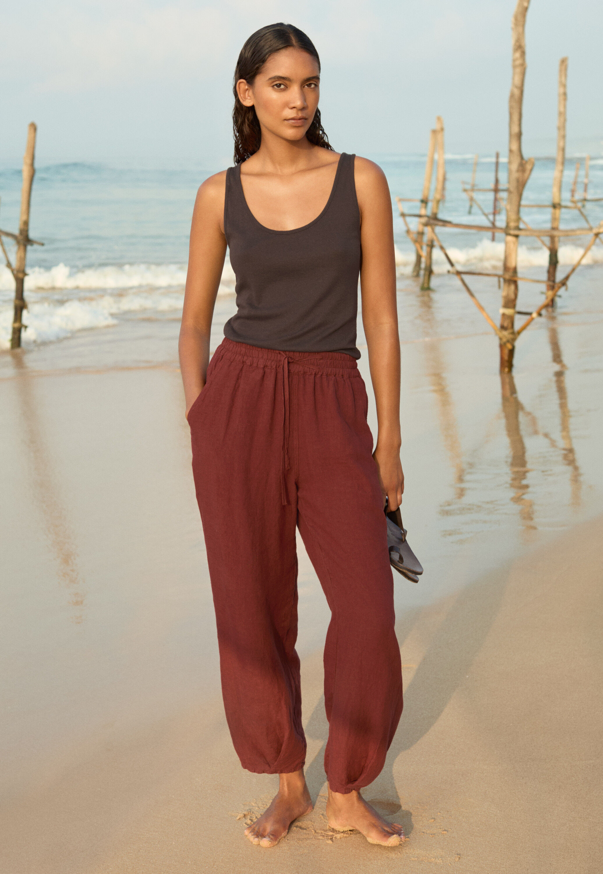 Pull-on tapered trousers