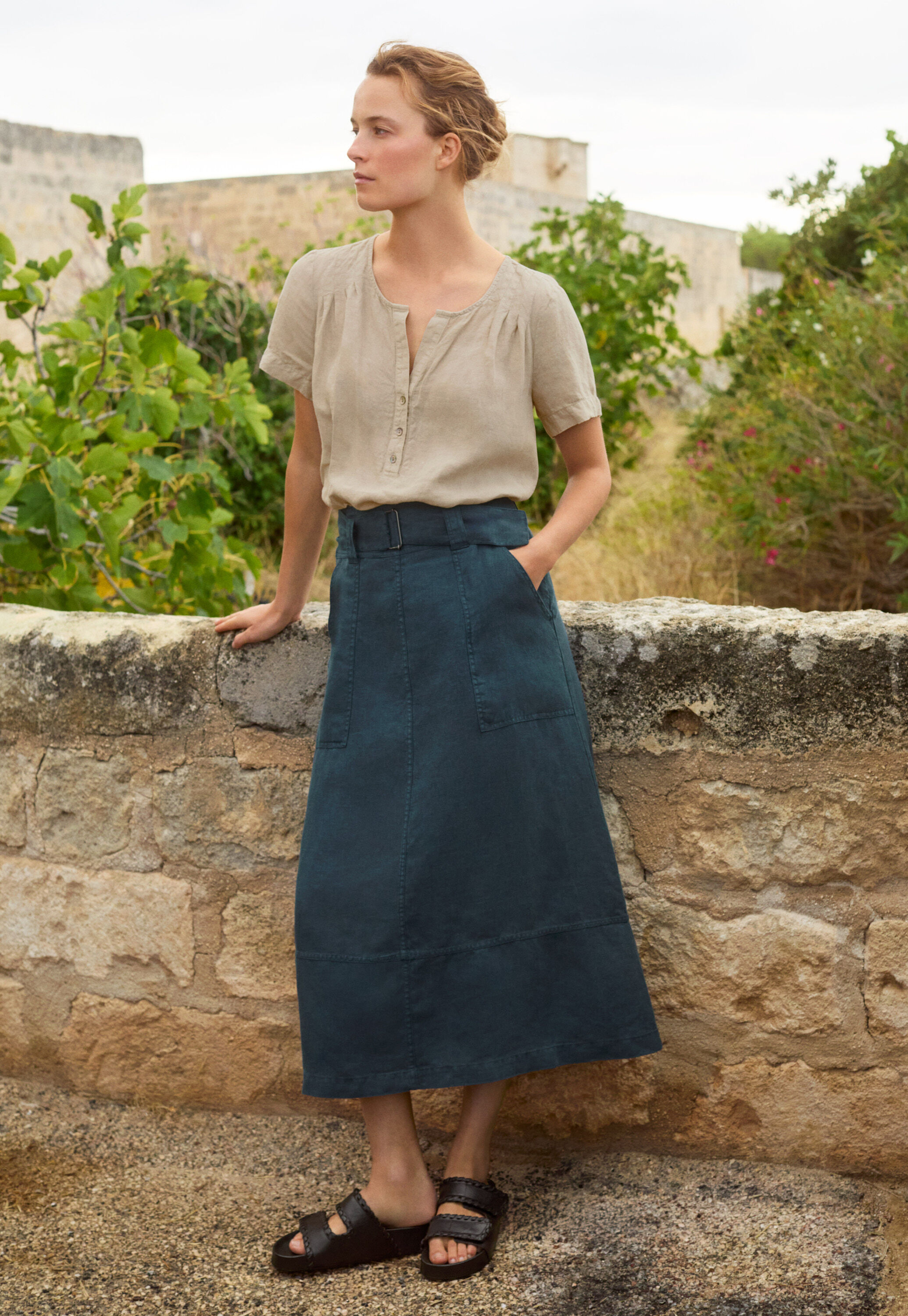 Seam-detail skirt