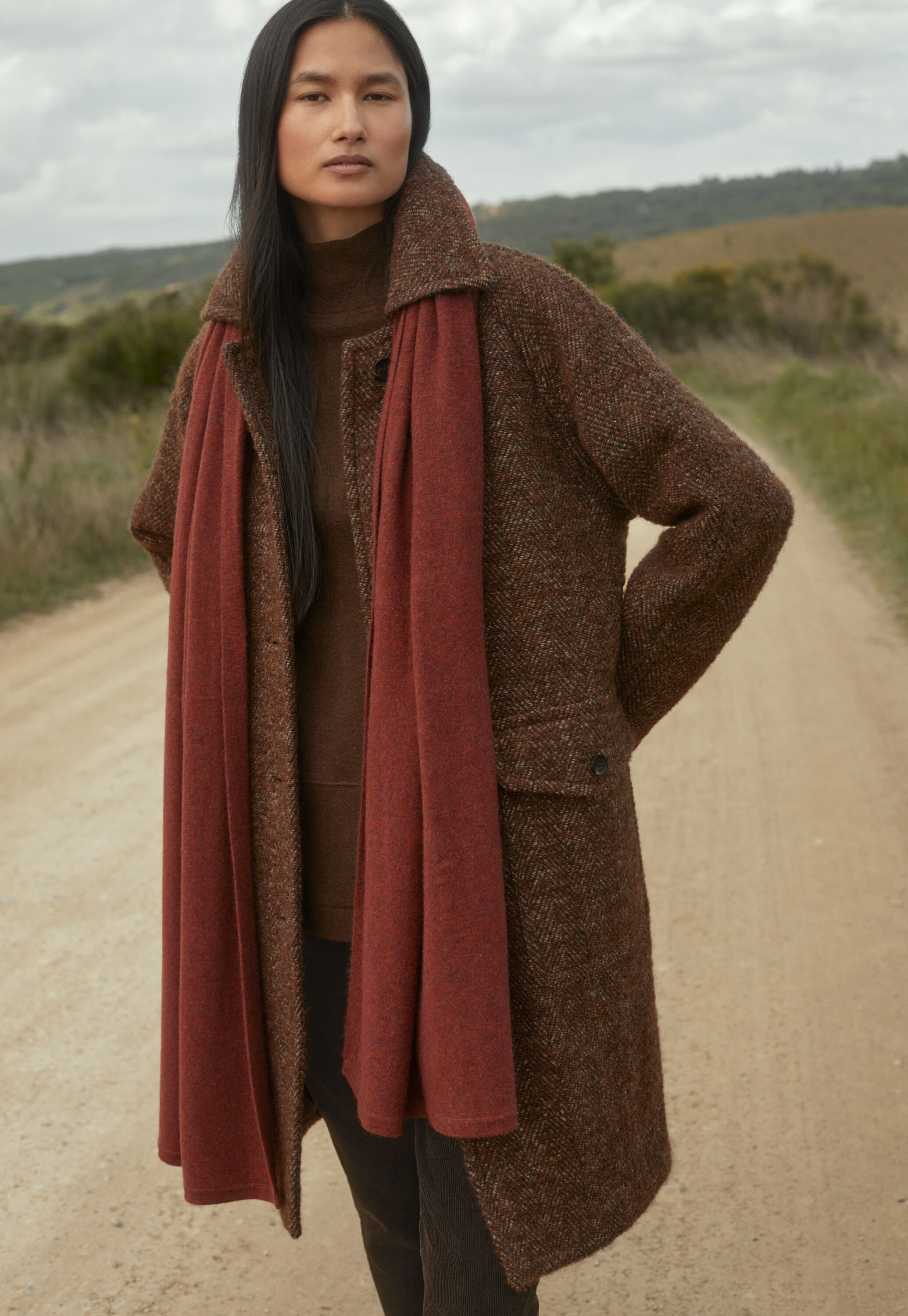 Raglan-sleeve coat