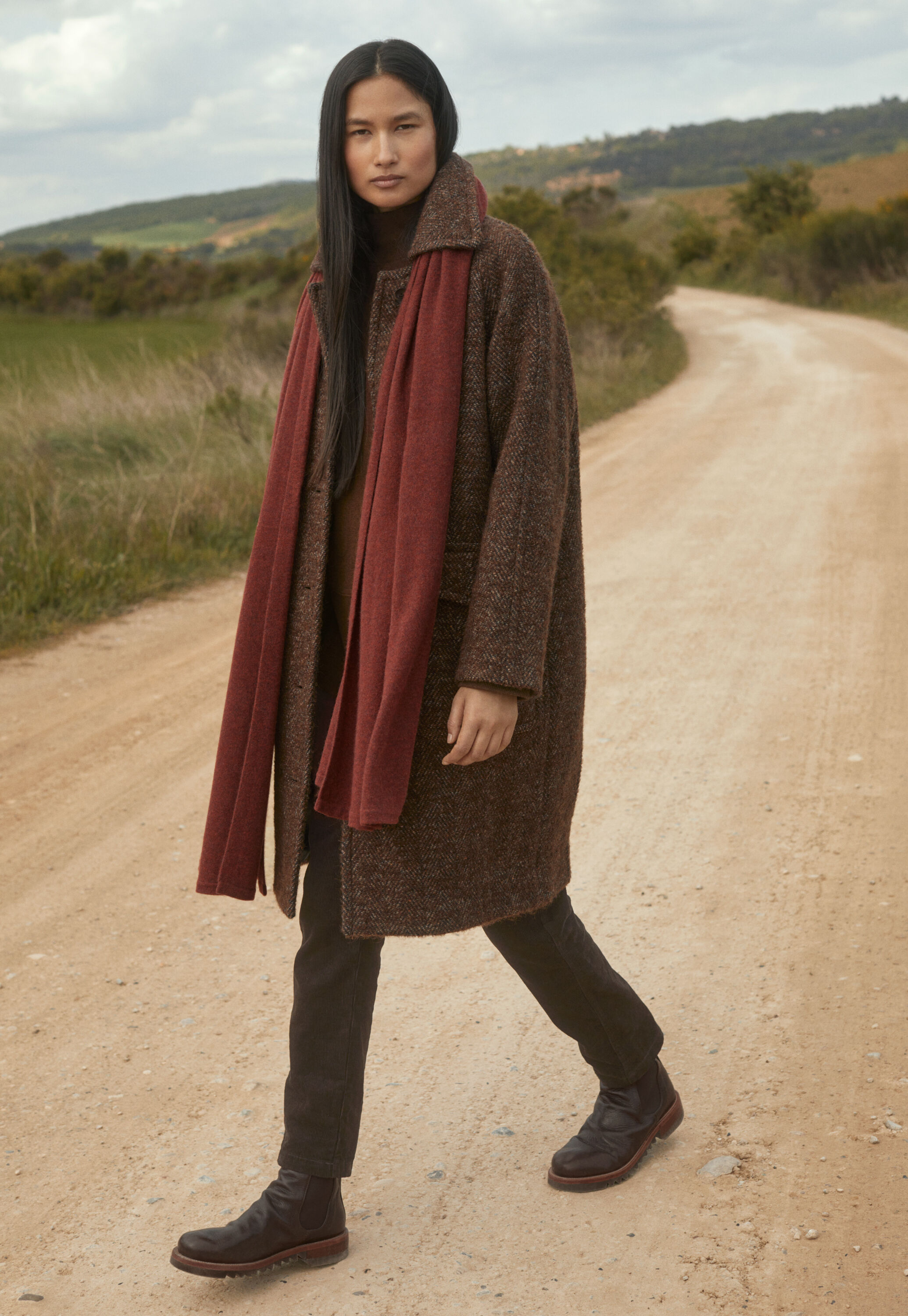 Raglan-sleeve coat