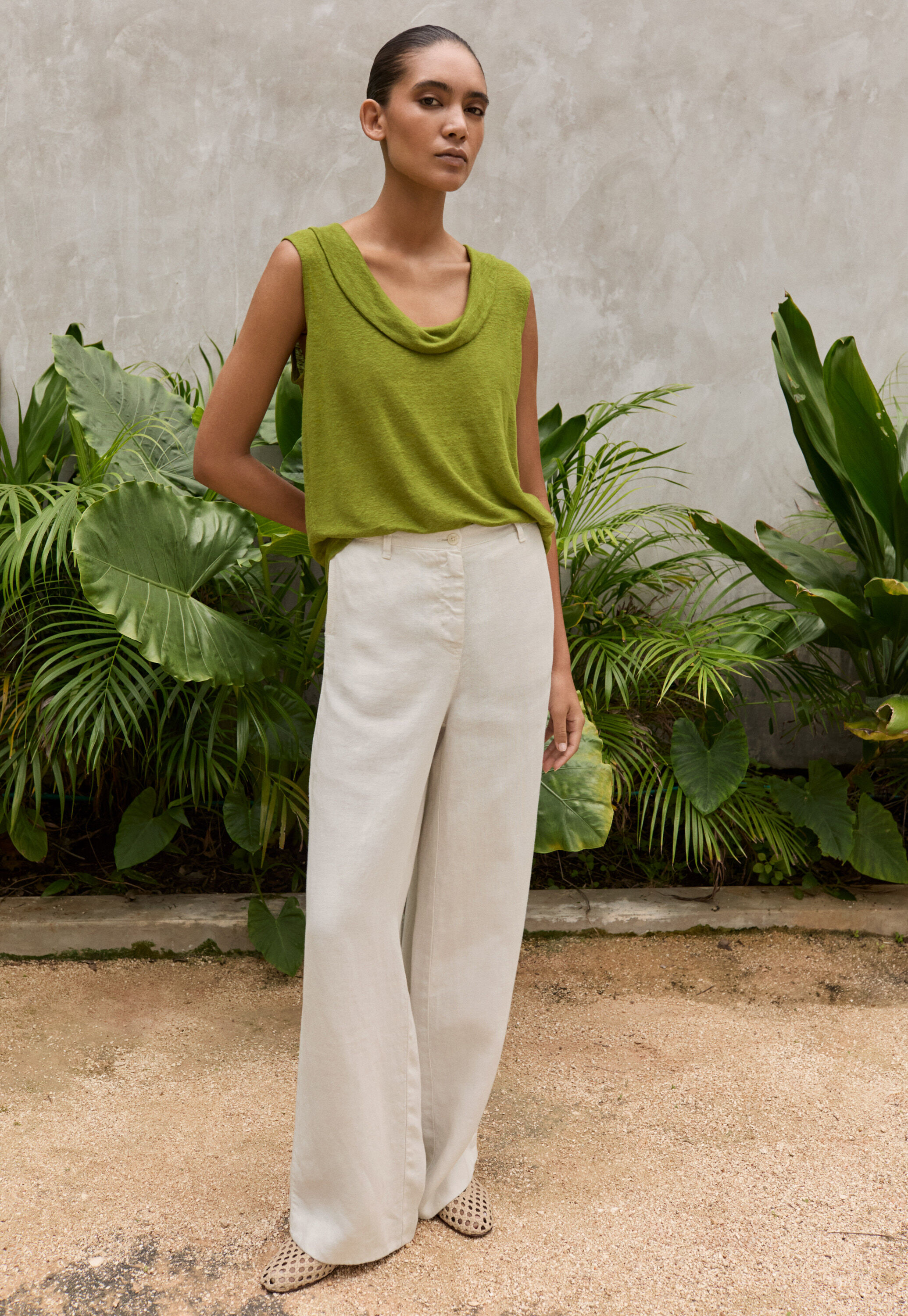 Wide-leg trousers