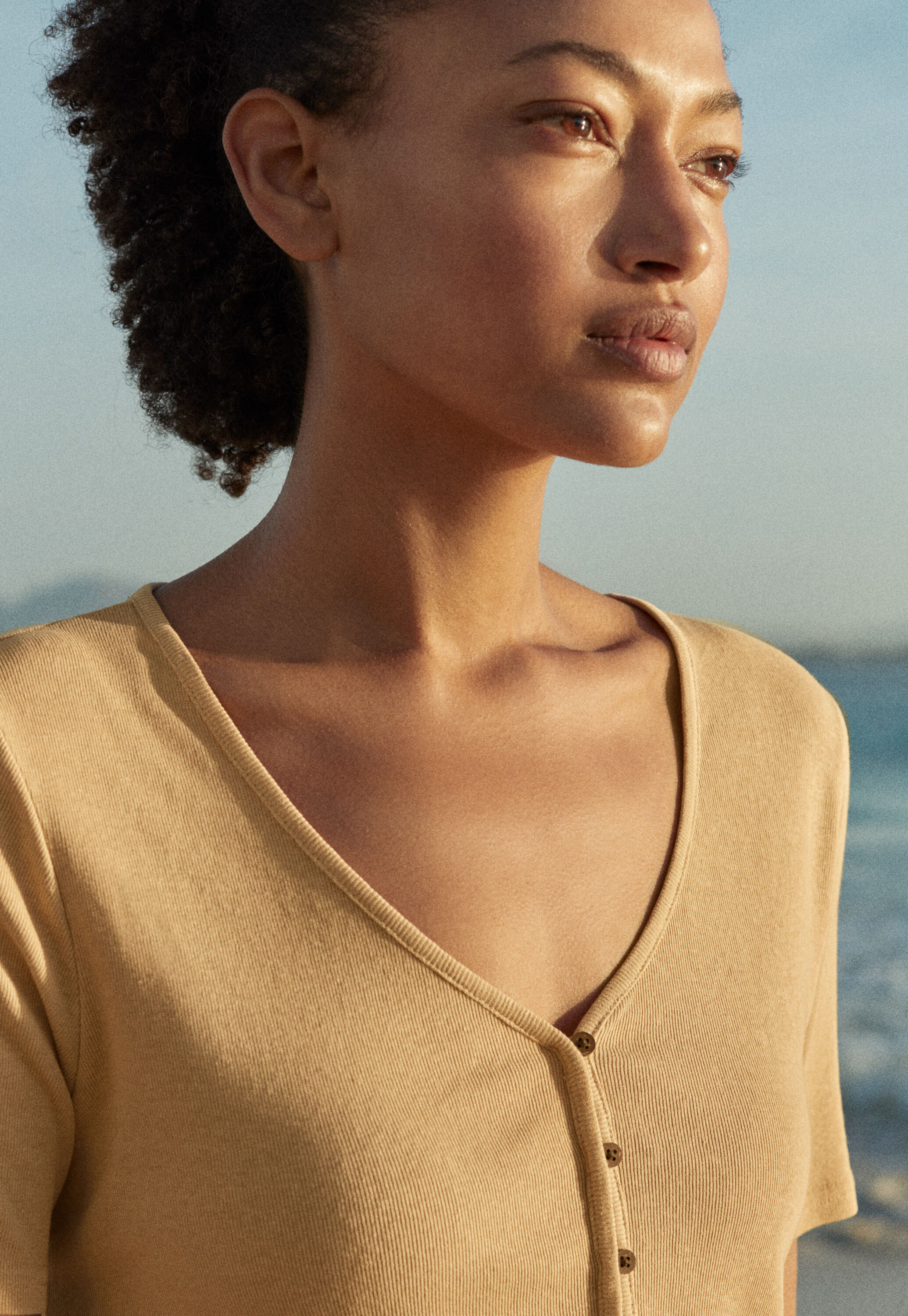 Button-through rib top