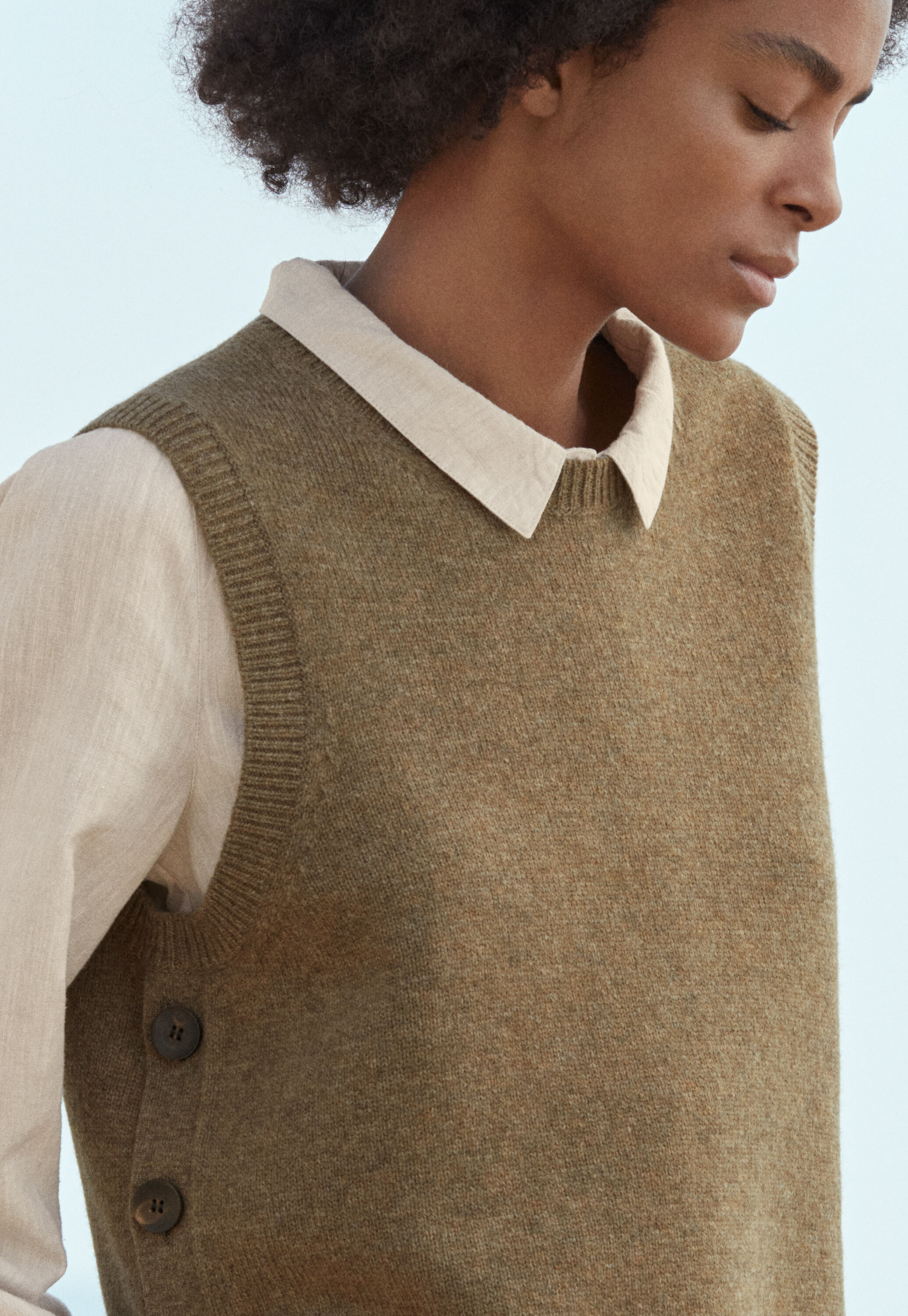 Sleeveless sweater