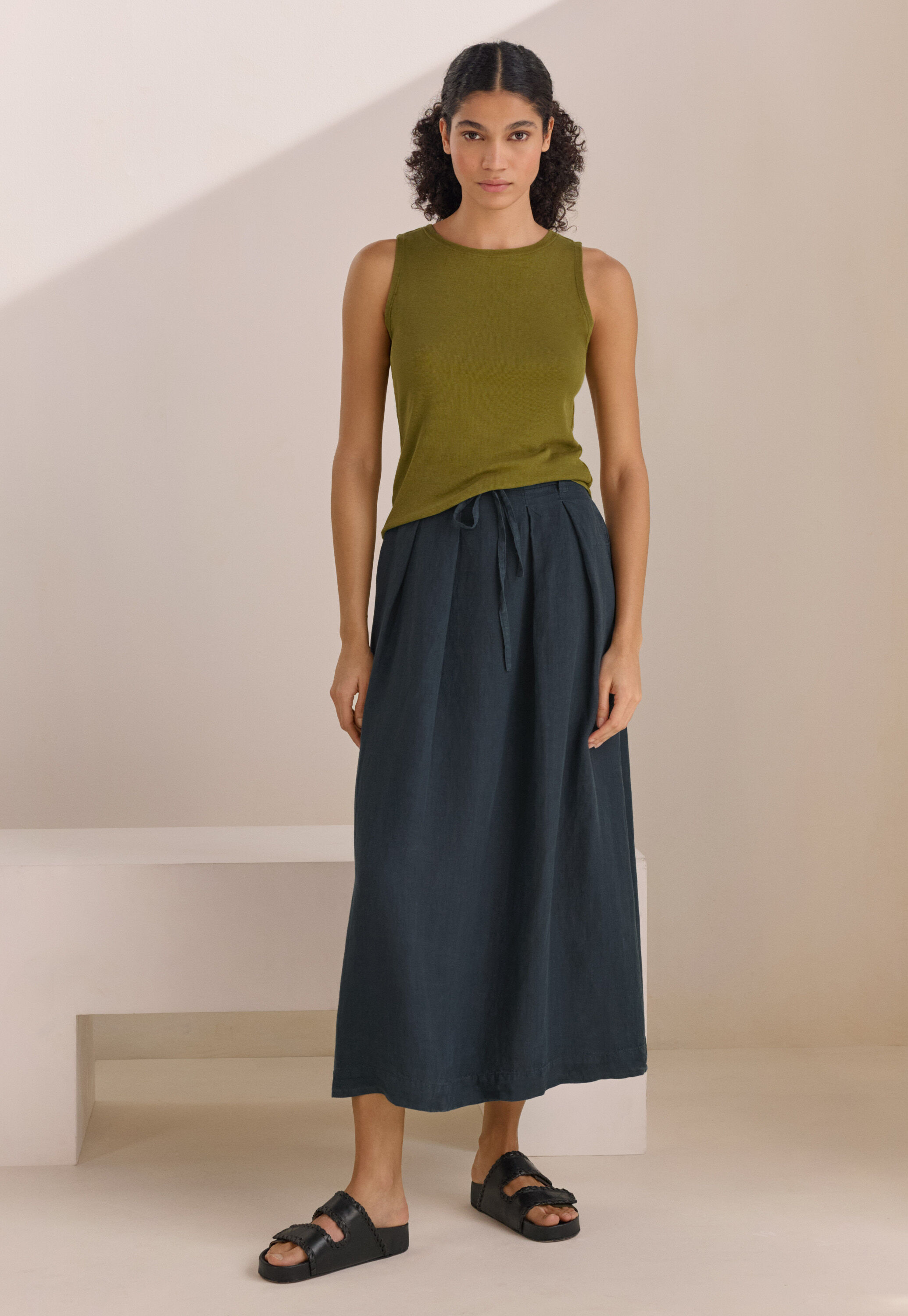 Pleat-detail skirt