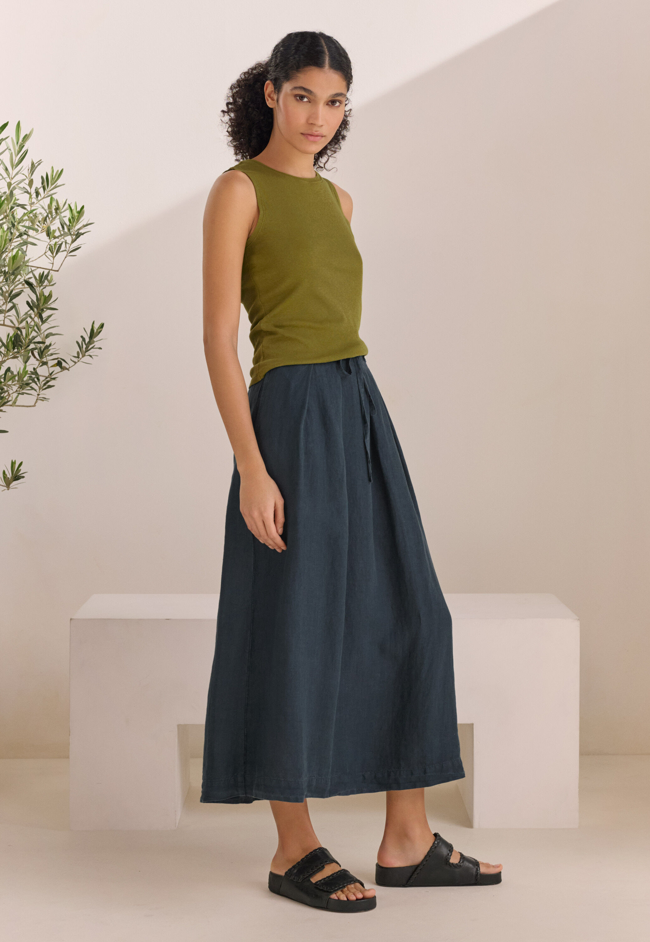 Pleat-detail skirt