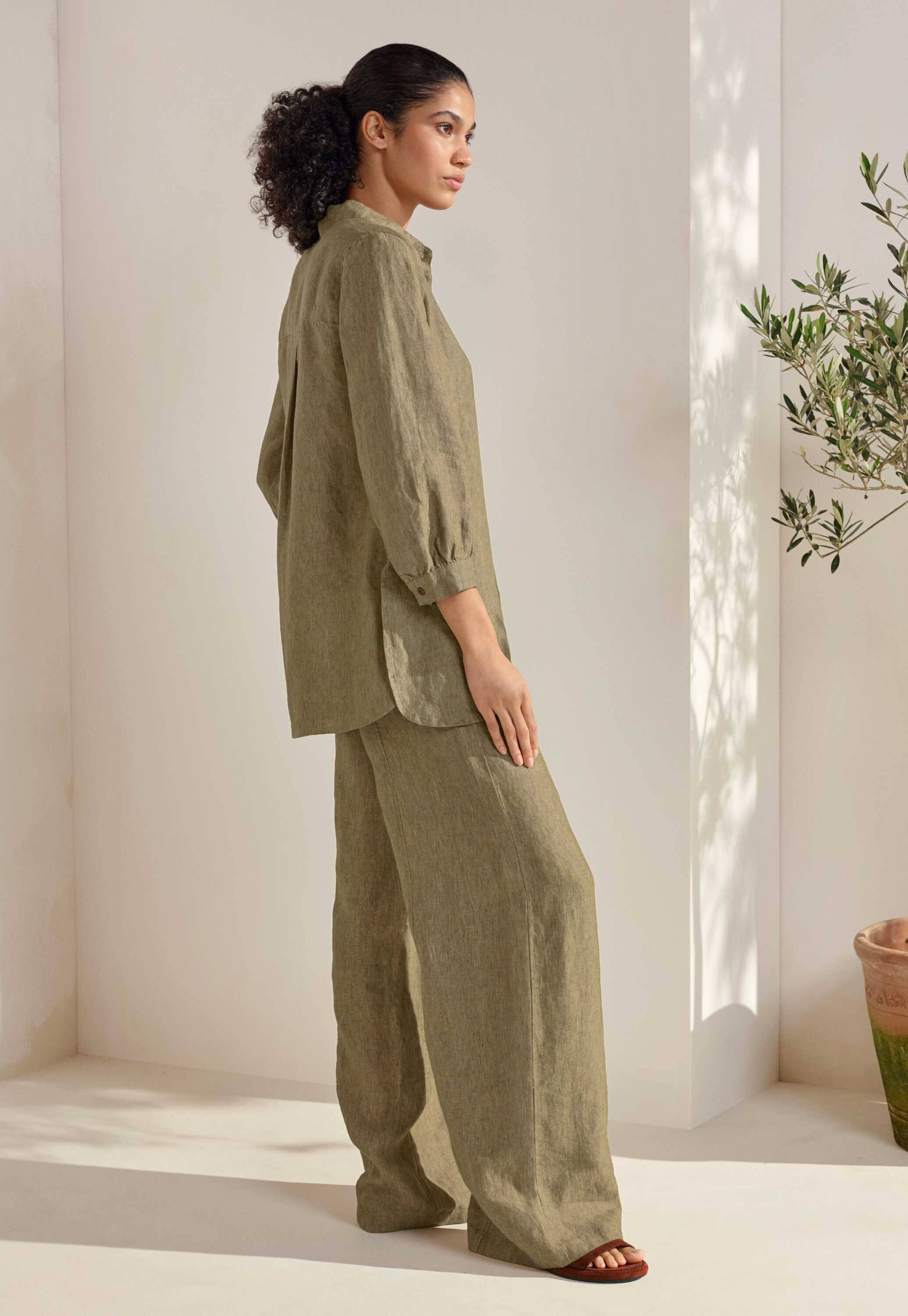 Front-seam trousers