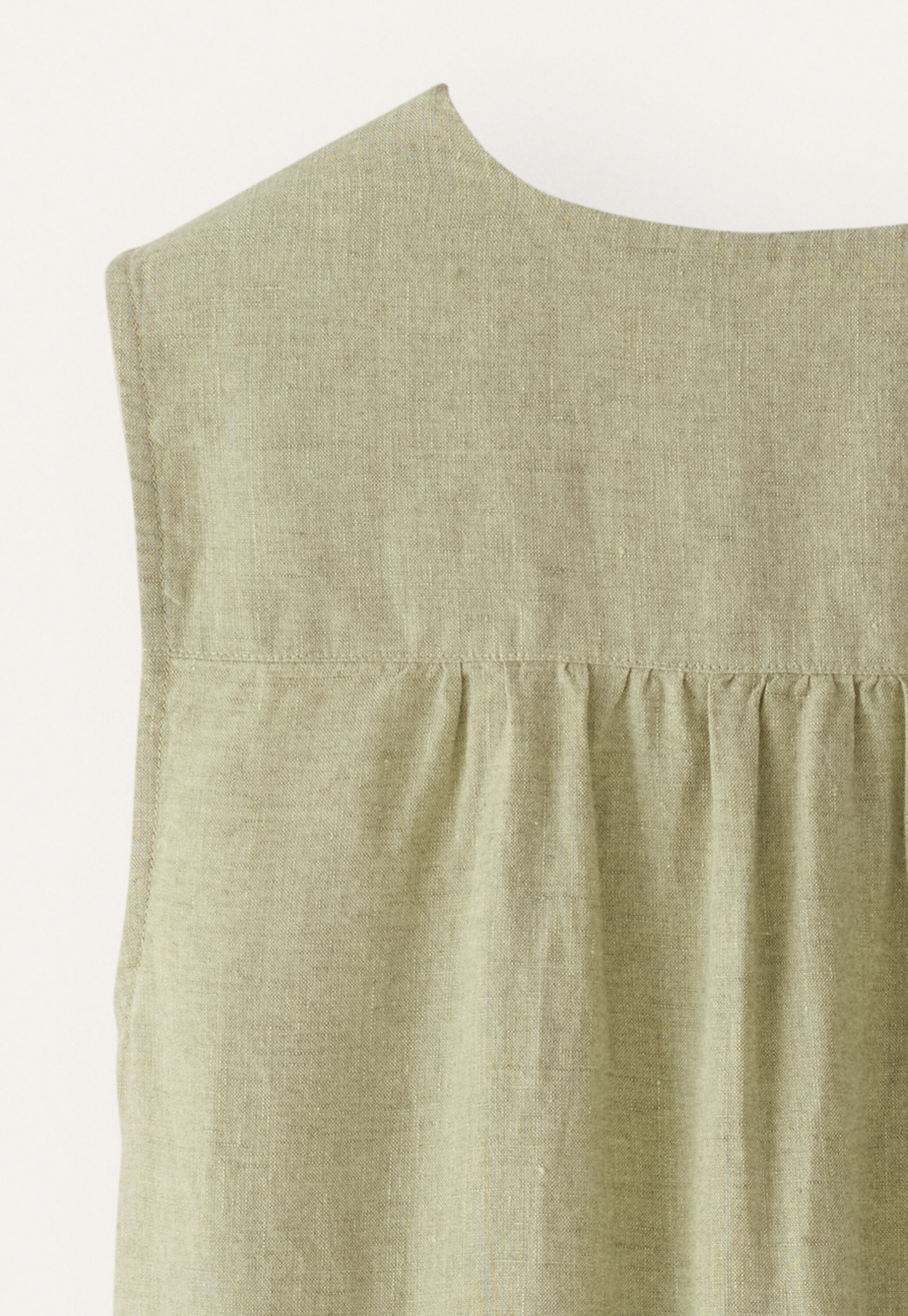 Sleeveless dress