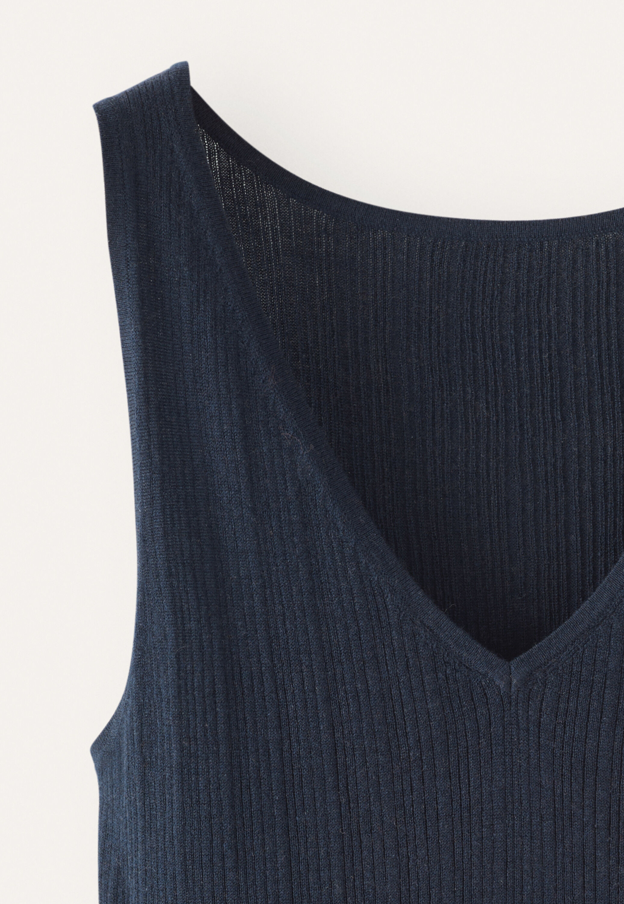 Knitted rib vest