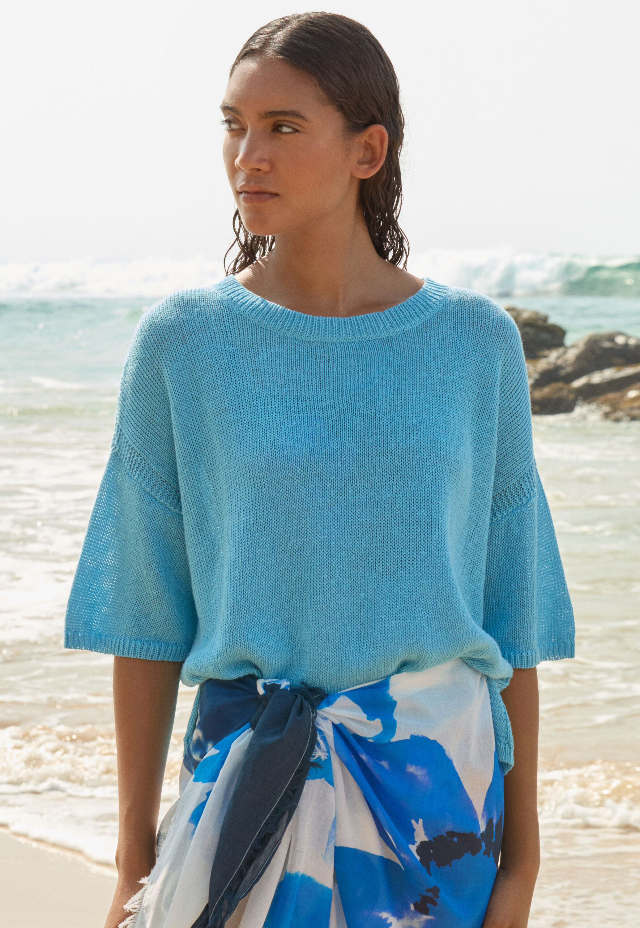 Short-sleeve sweater