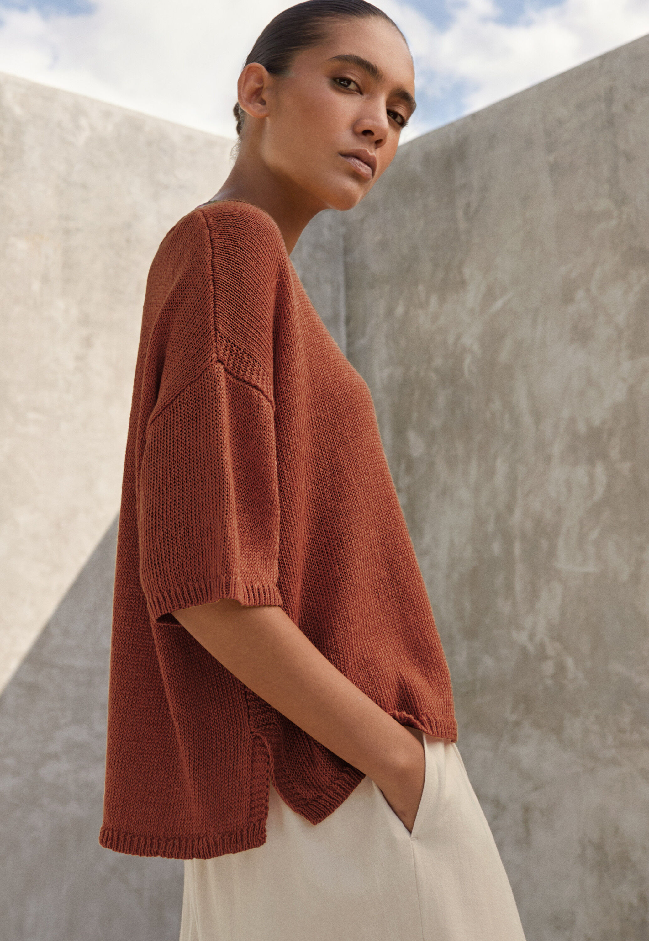 Short-sleeve sweater