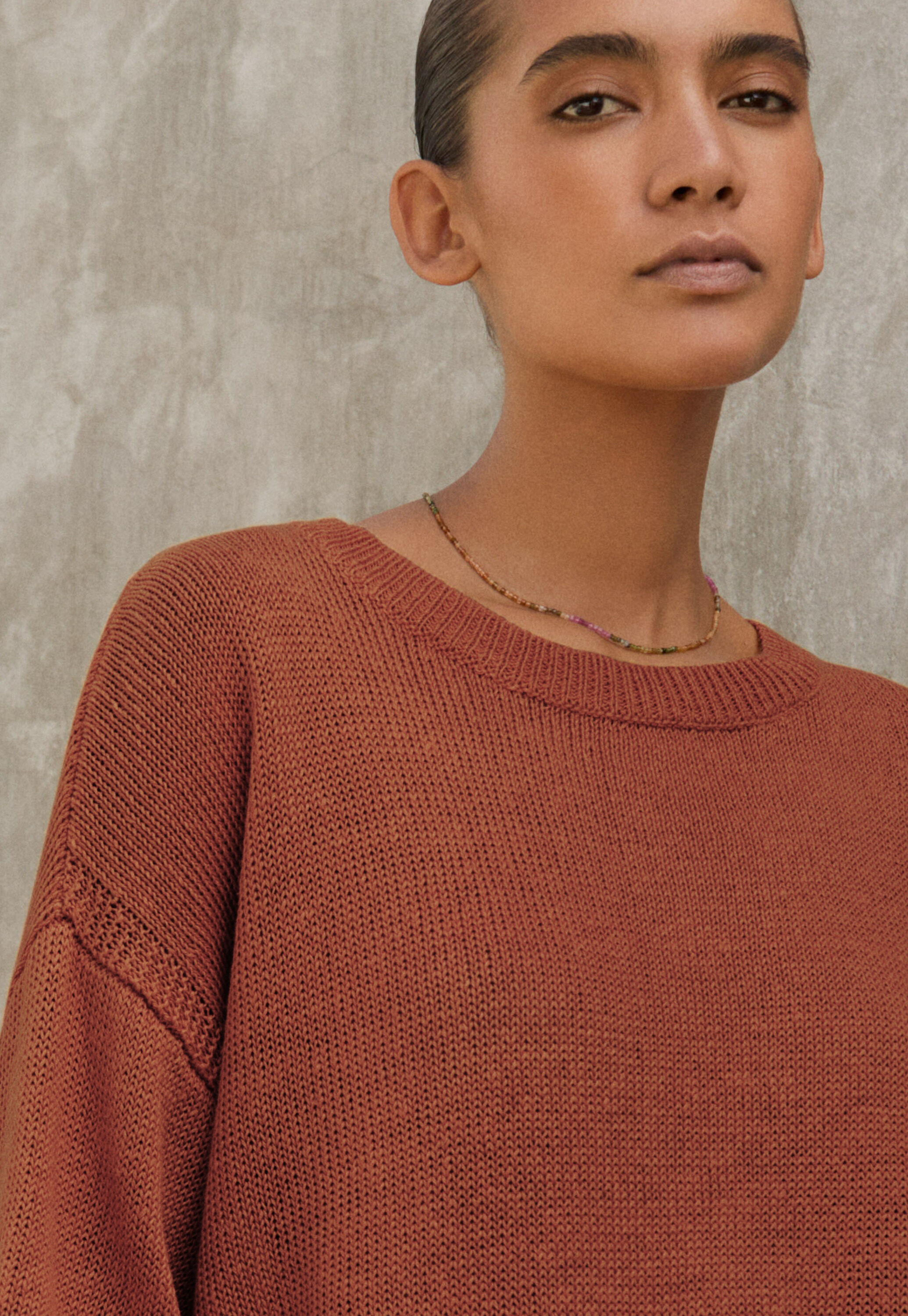Short-sleeve sweater