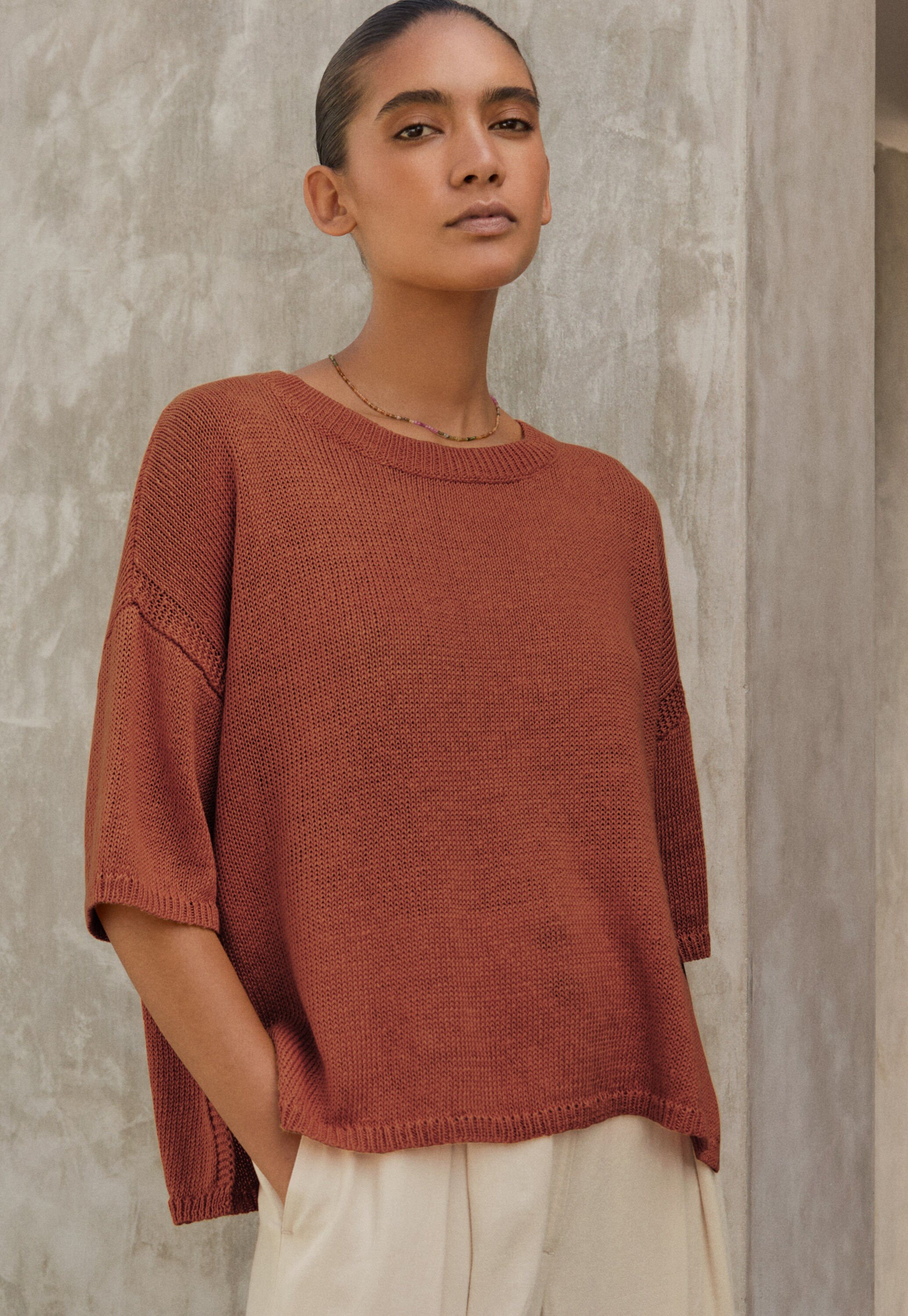 Short-sleeve sweater