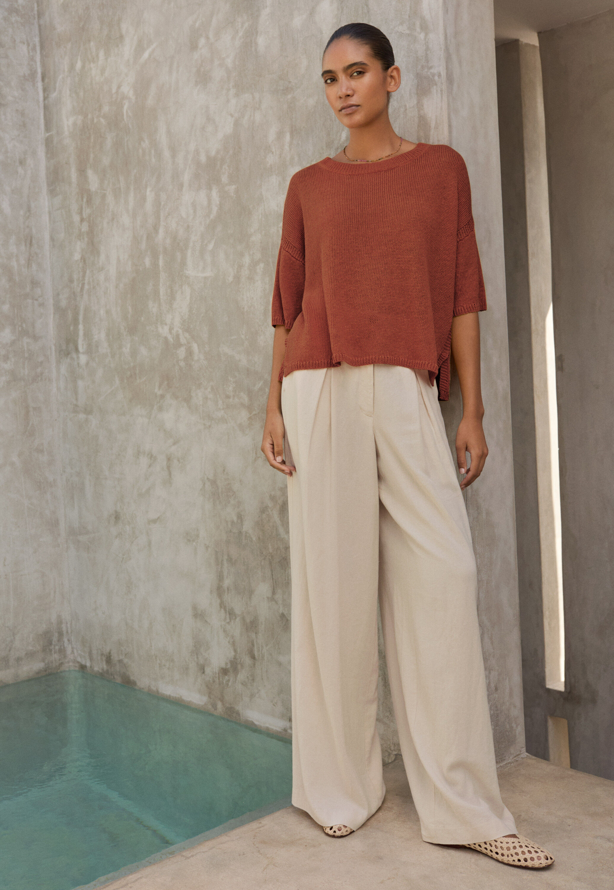 Short-sleeve sweater
