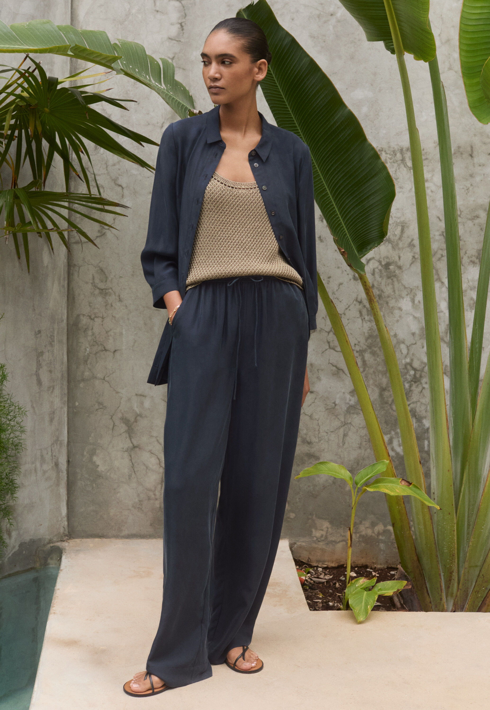 Wide-leg drawstring trousers