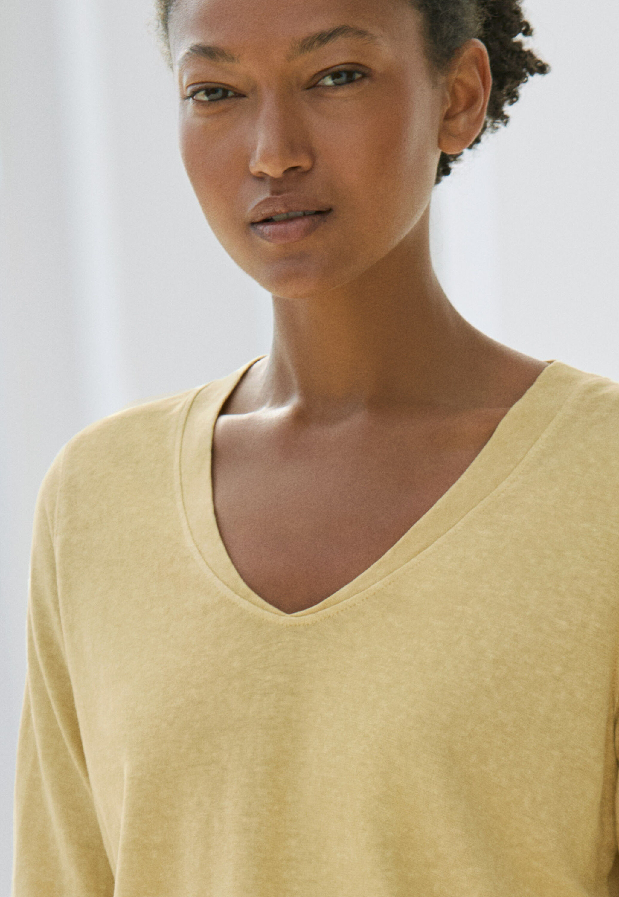 V-neck T-shirt