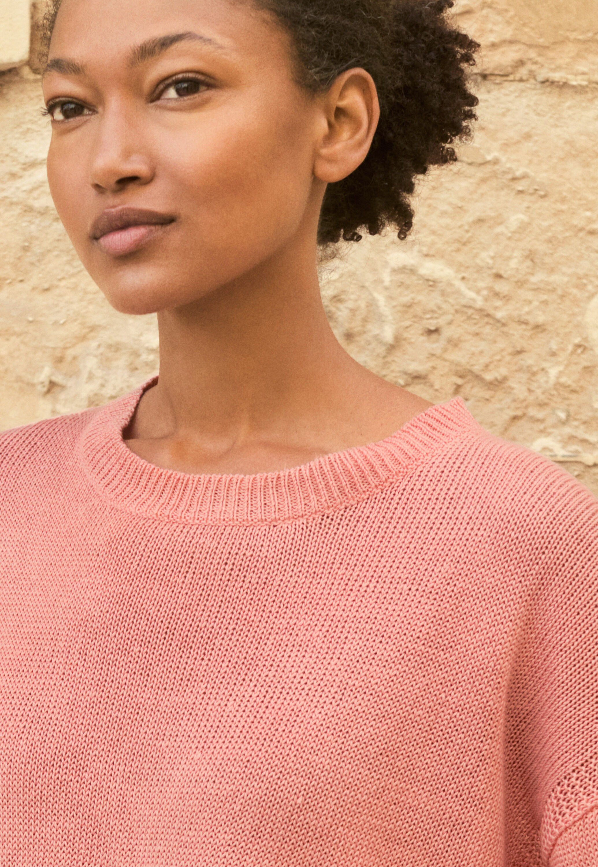 Short-sleeve sweater