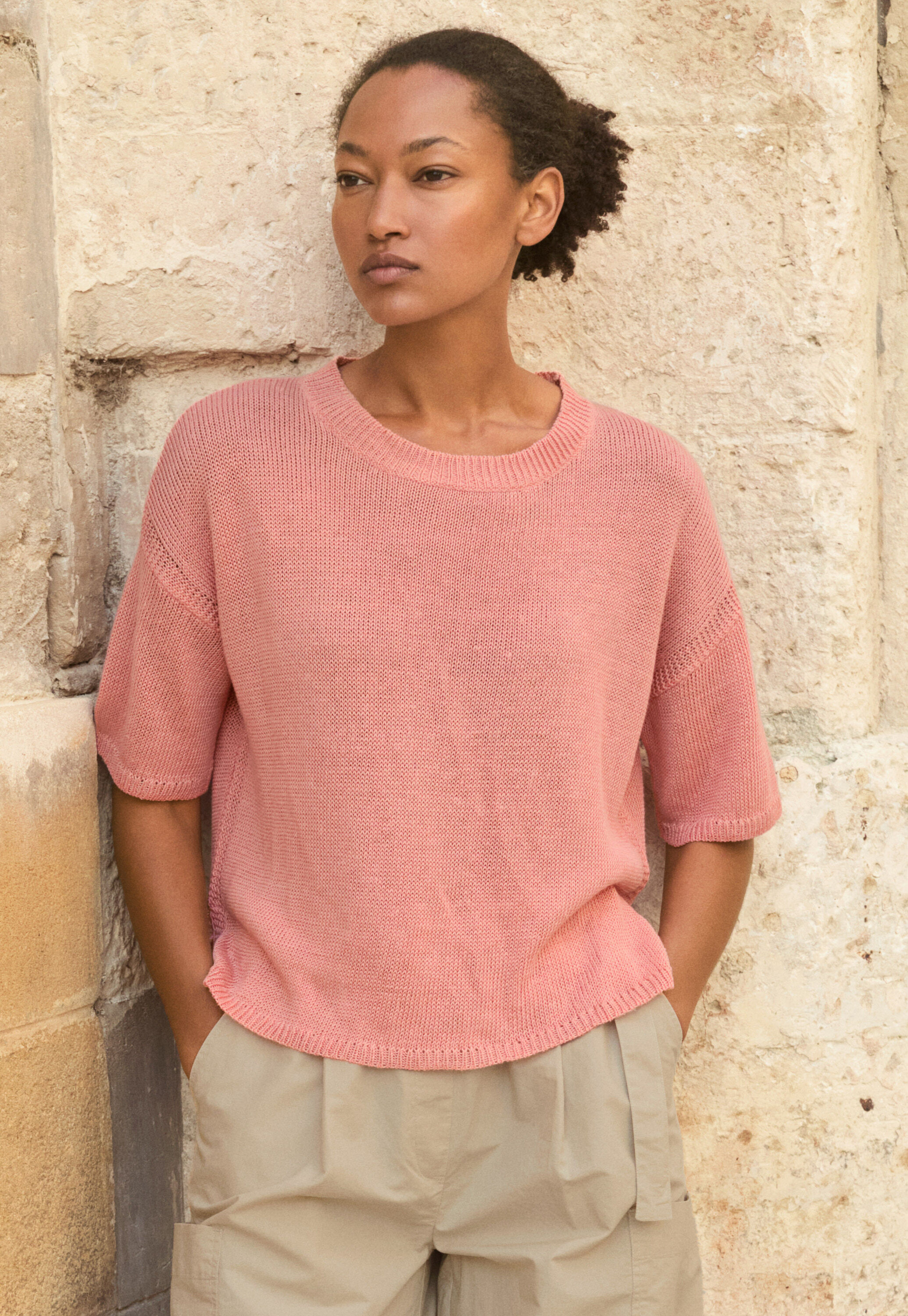 Short-sleeve sweater