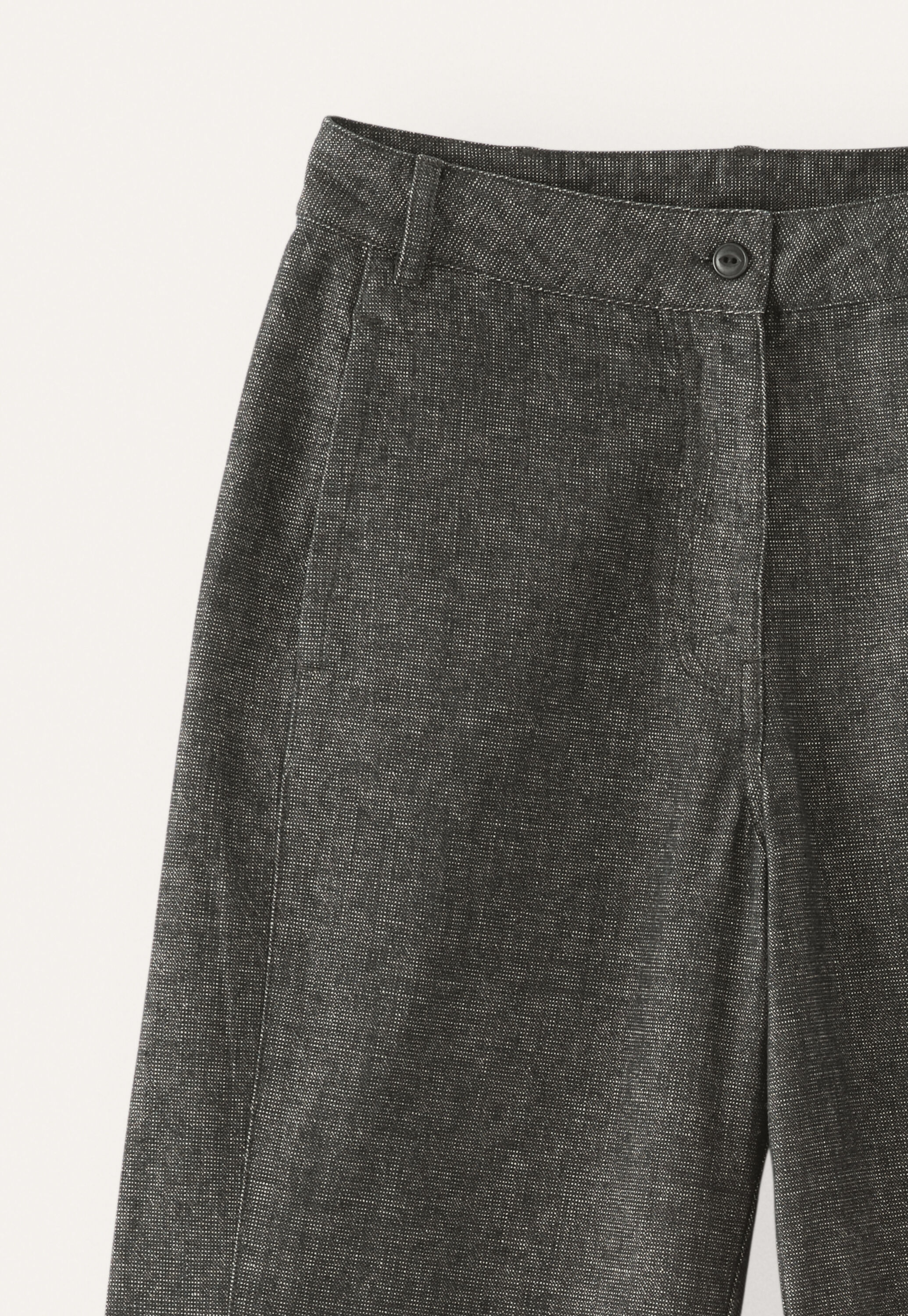 Curved-seam trousers