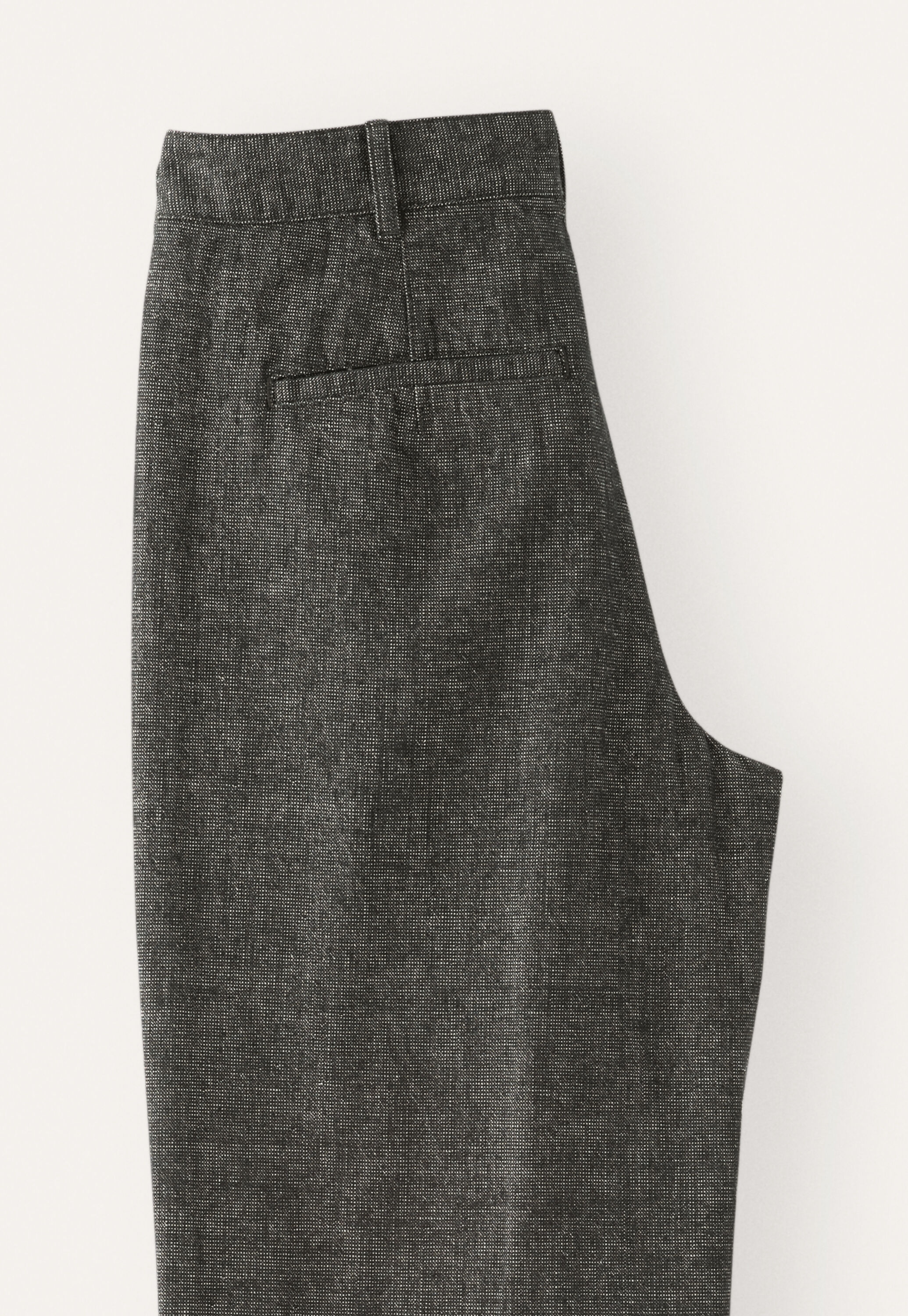 Curved-seam trousers