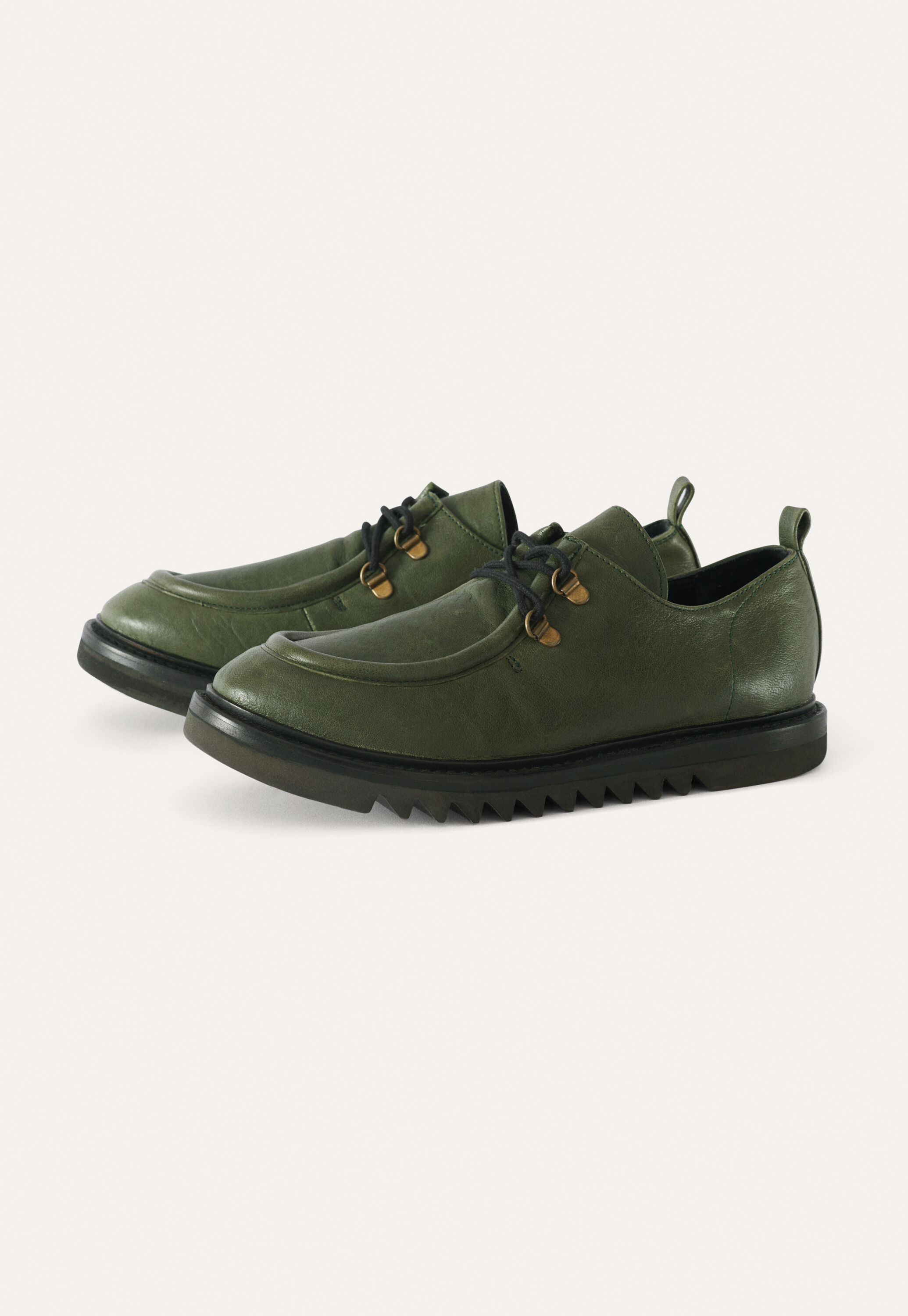 Lace-up shoes