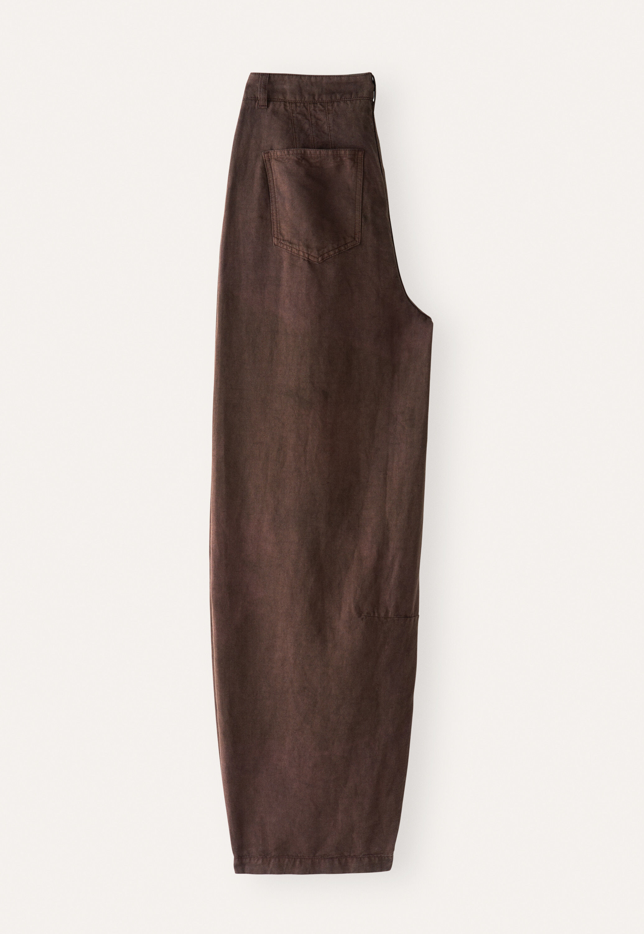 Curved seam jeans