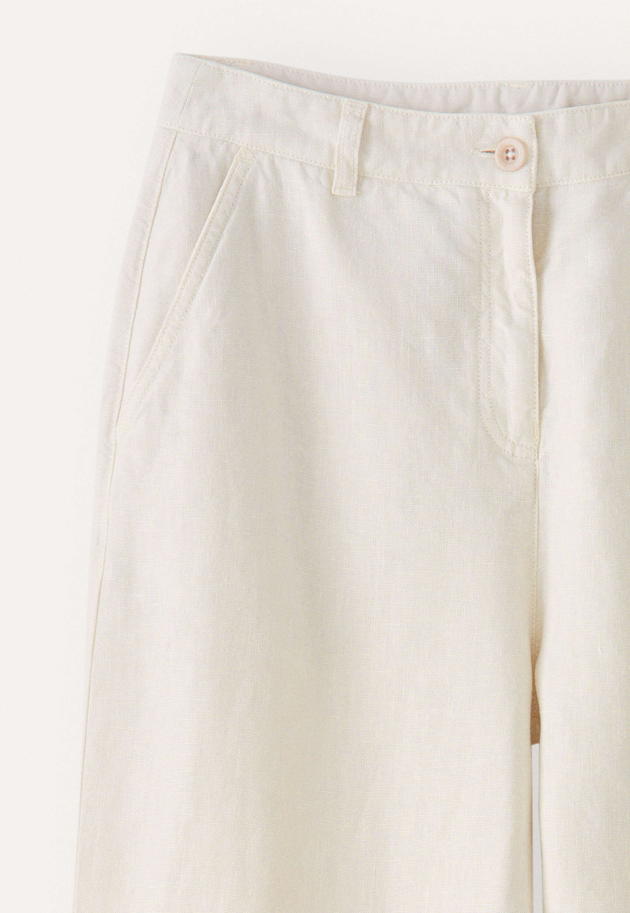Barrel-leg trousers
