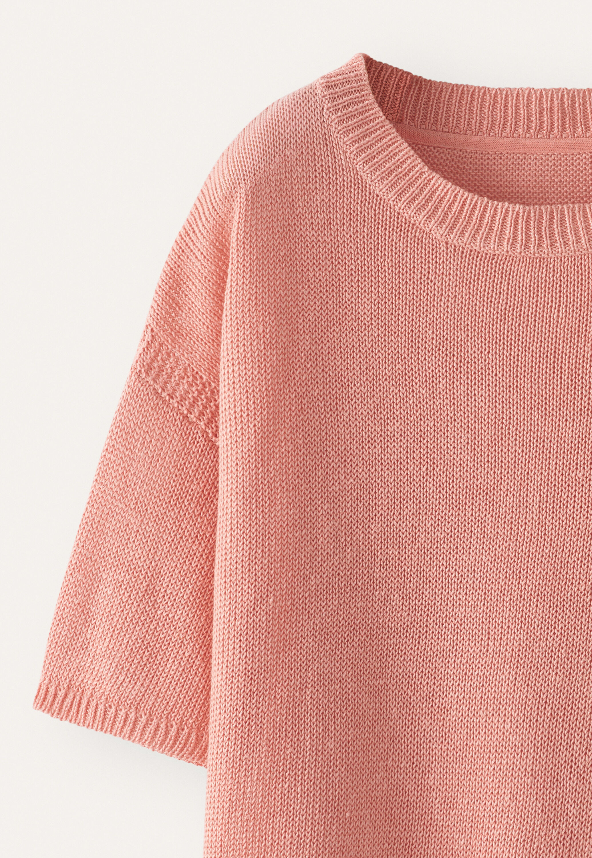 Short-sleeve sweater