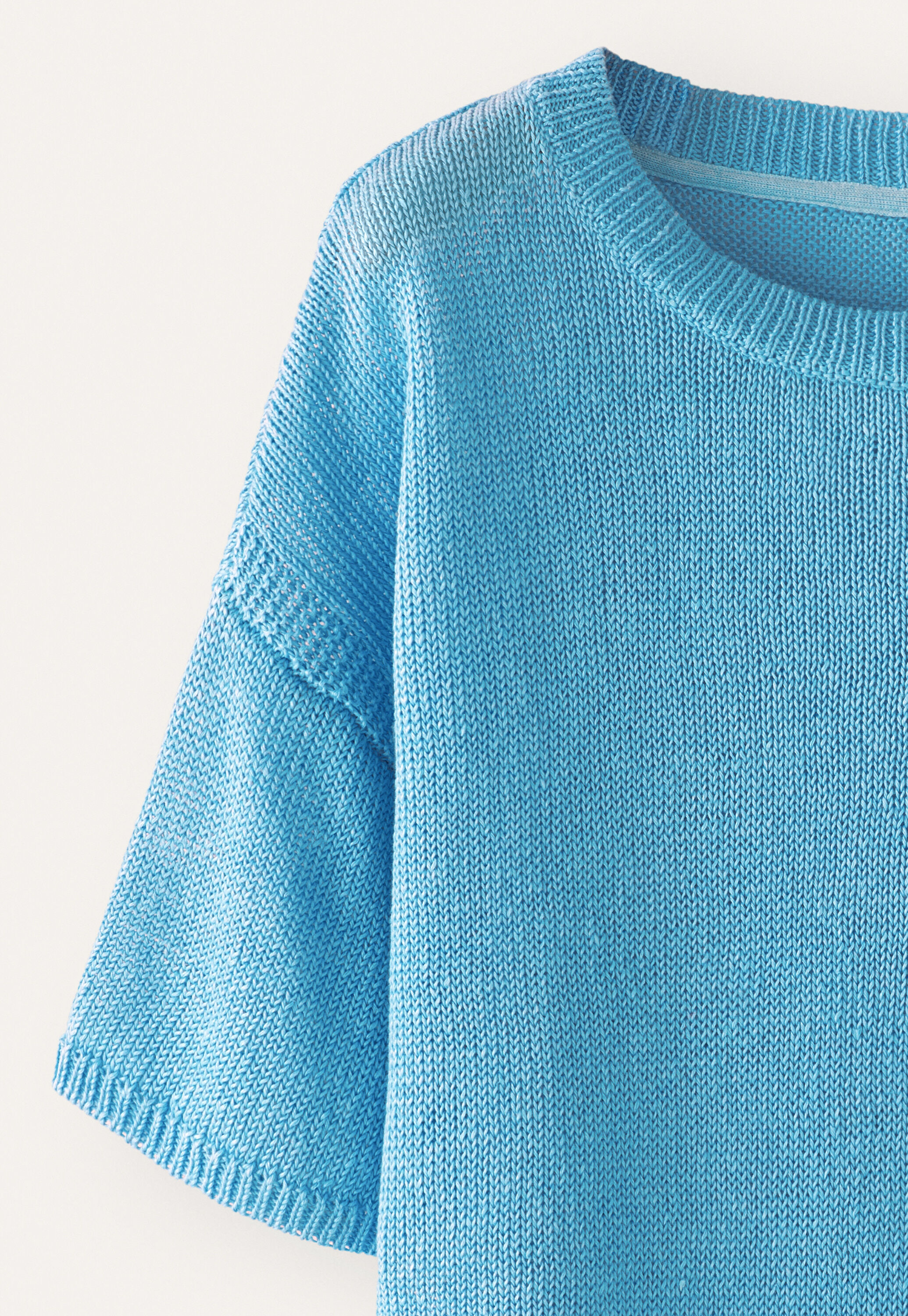 Short-sleeve sweater