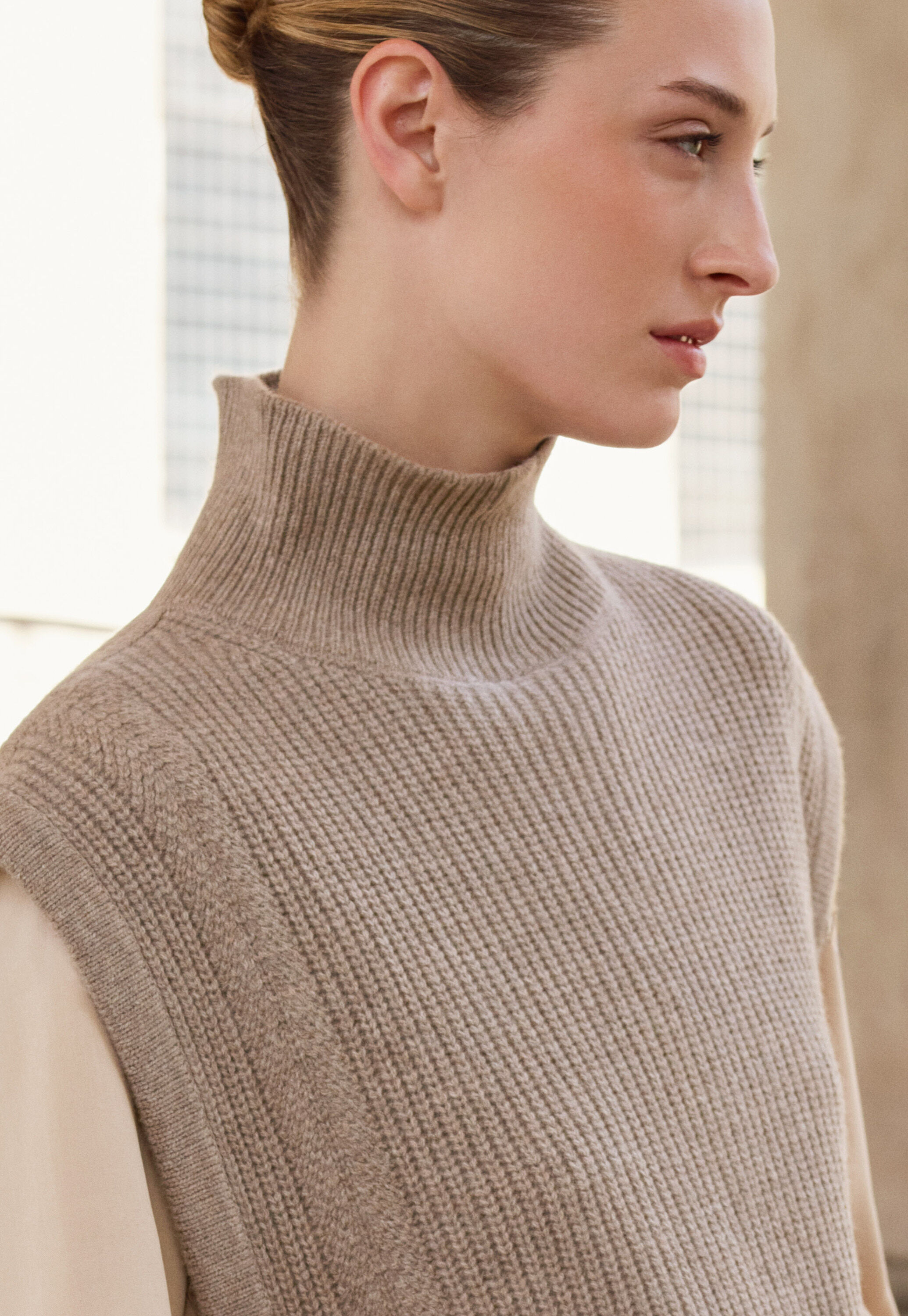 Knitted tabard