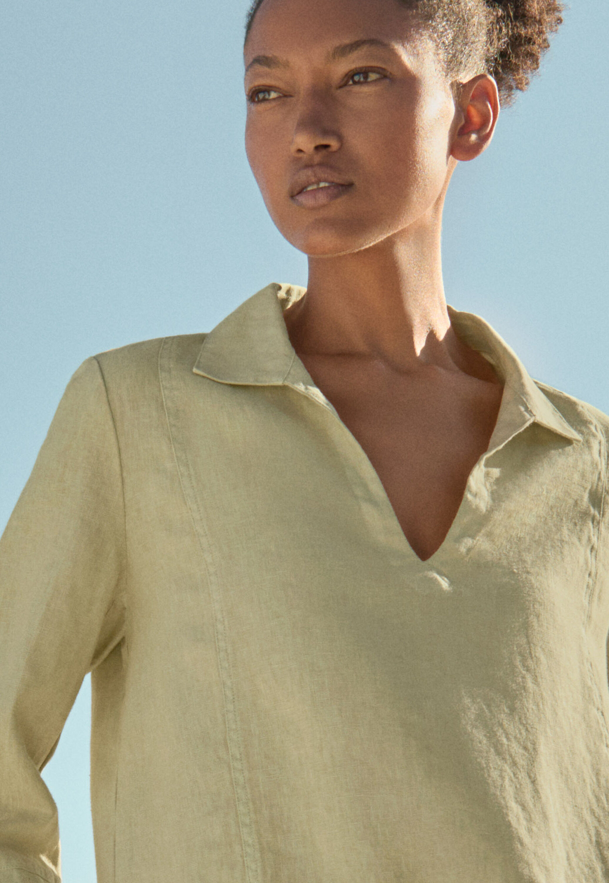 Notch-neck tunic