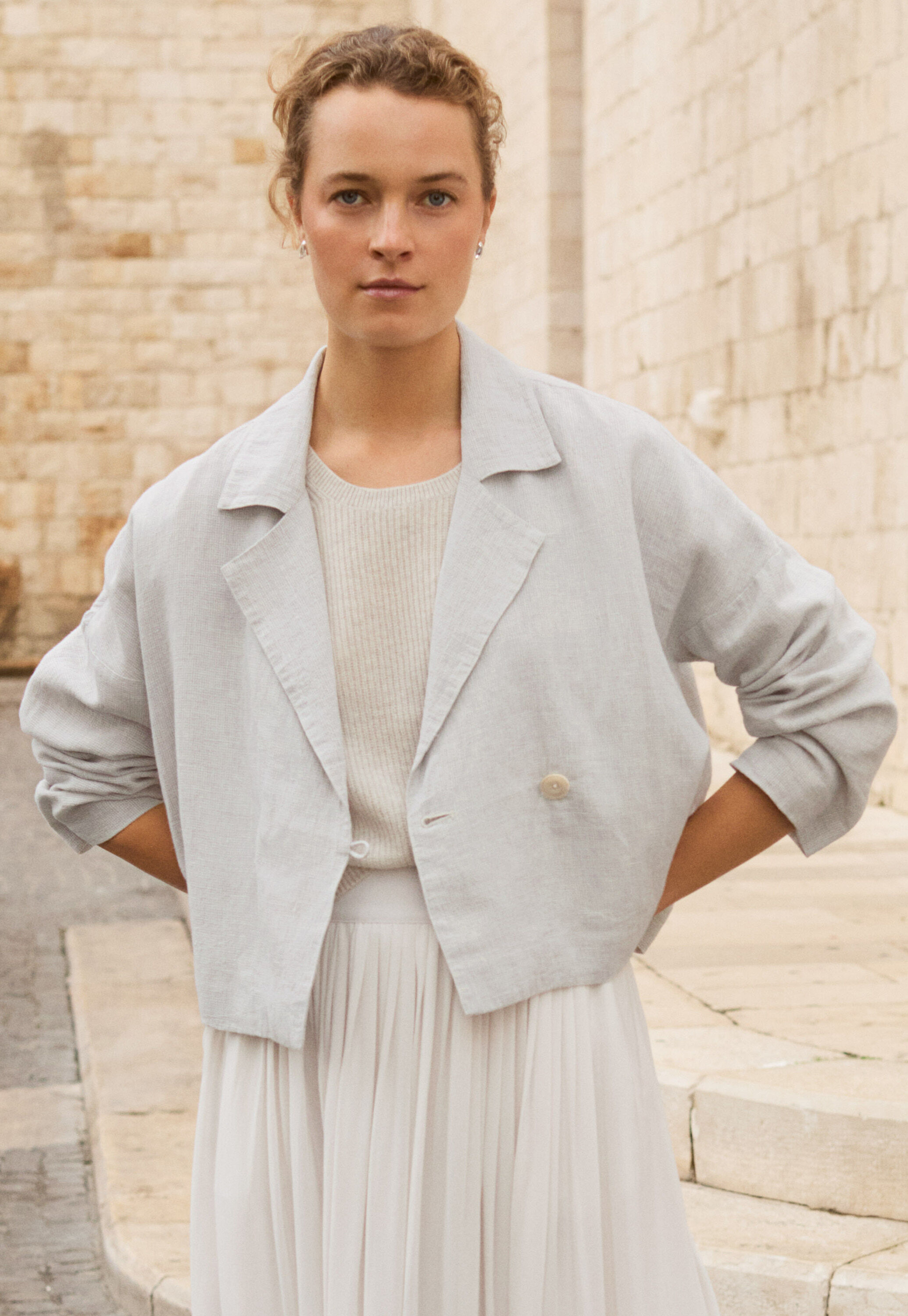 Wide-collar jacket