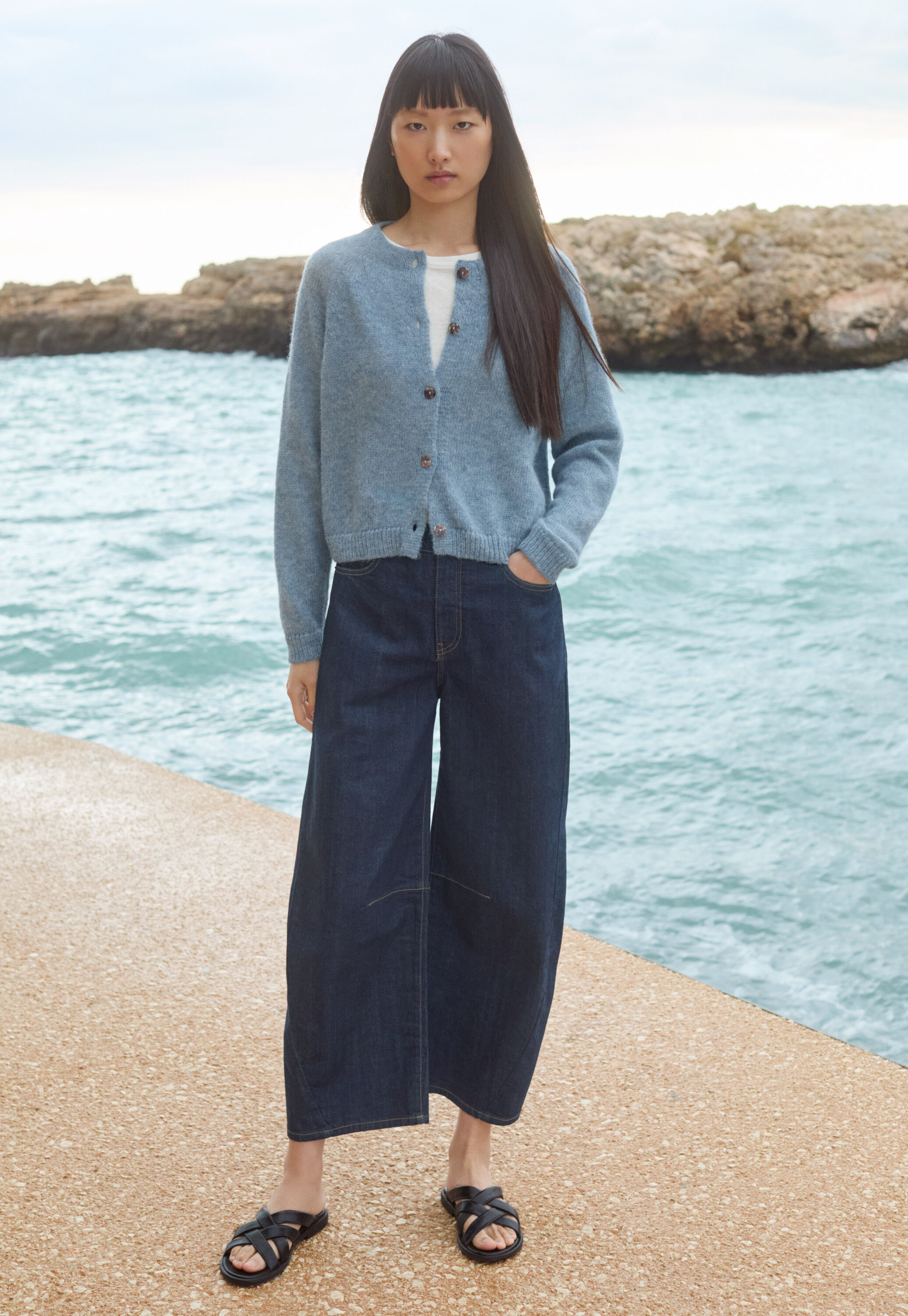 Raglan-sleeve cardigan