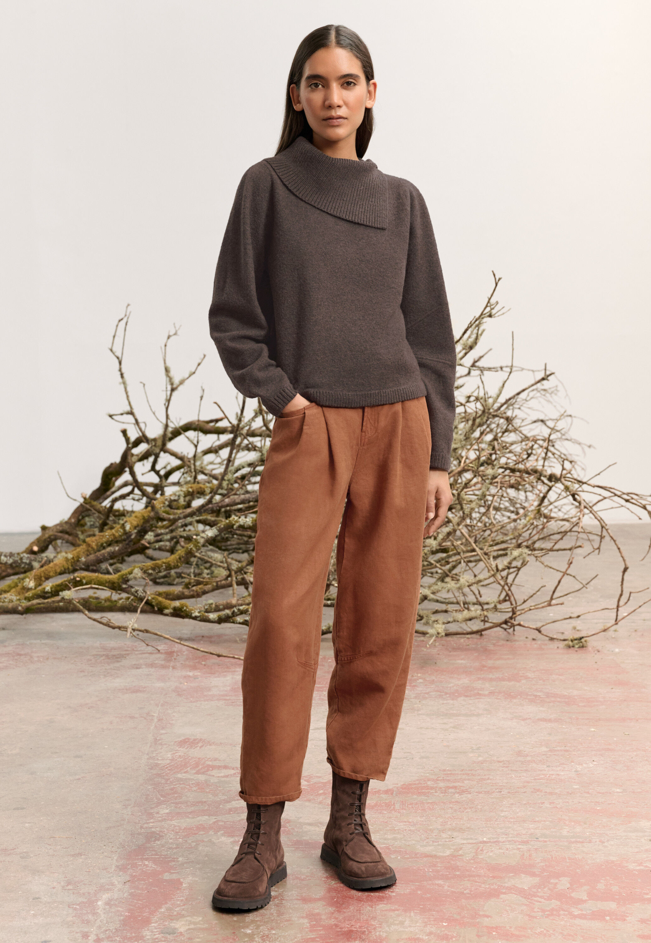 tapered-leg trousers
