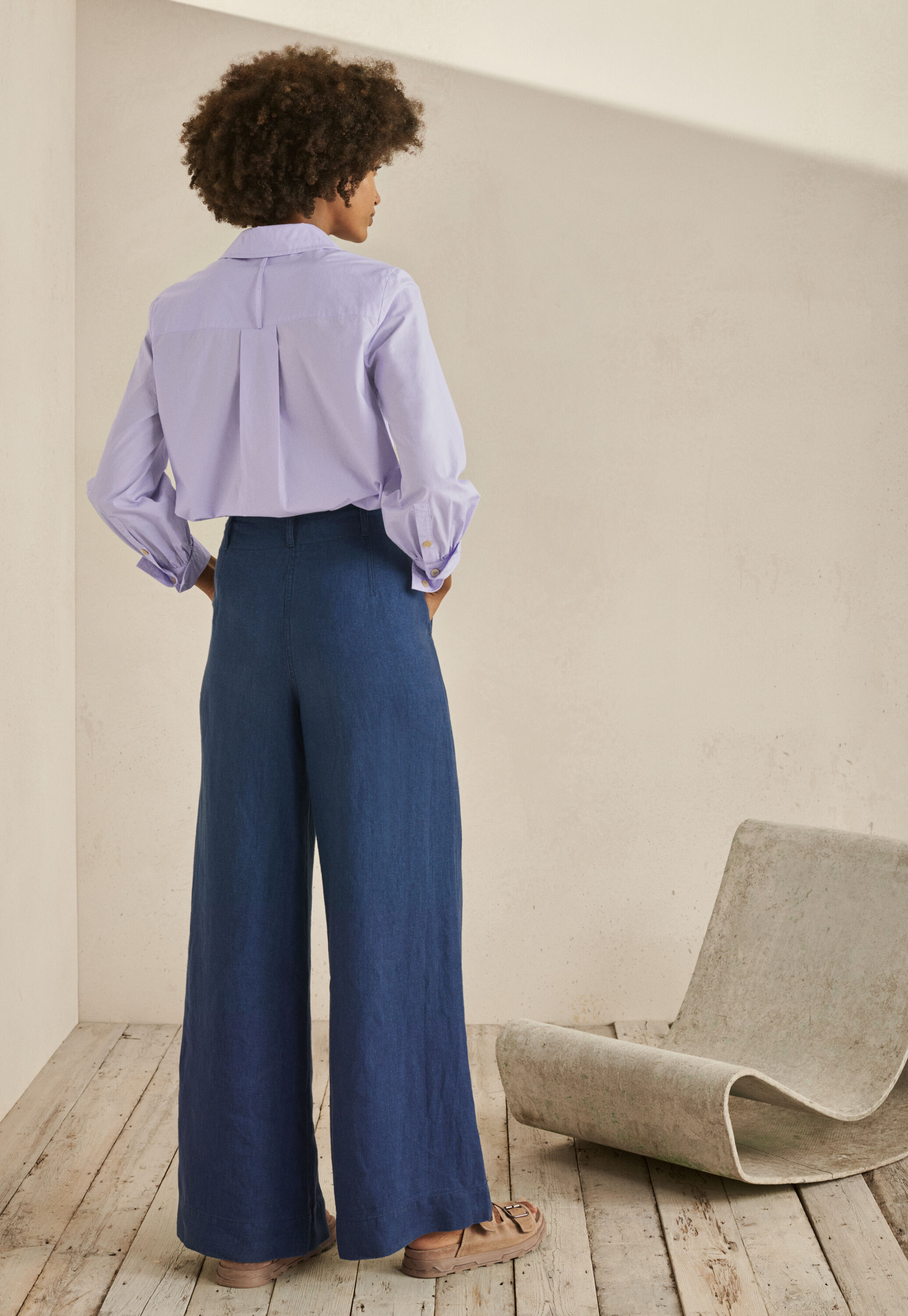 Wide-leg trousers
