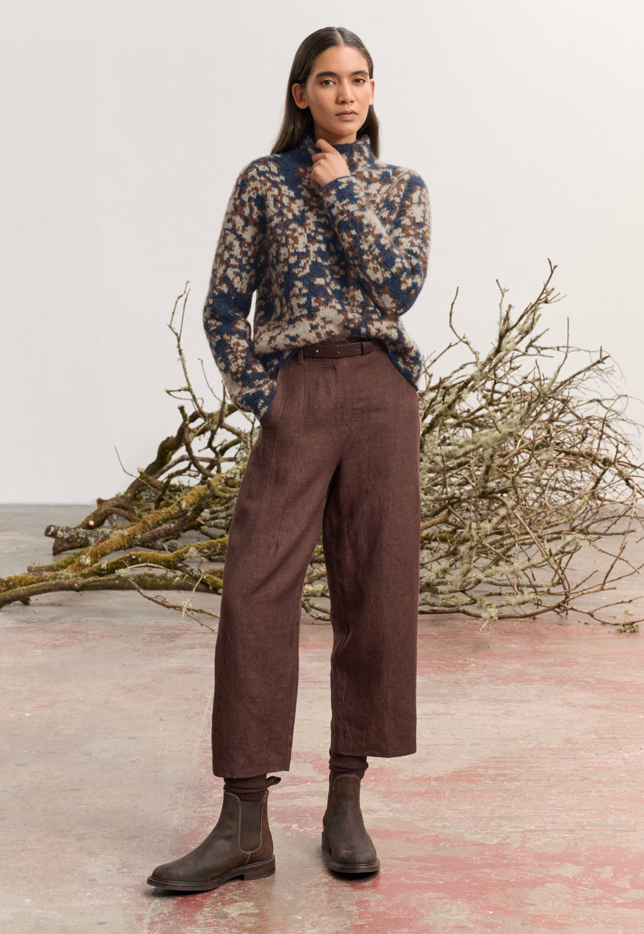 Barrel-leg trousers