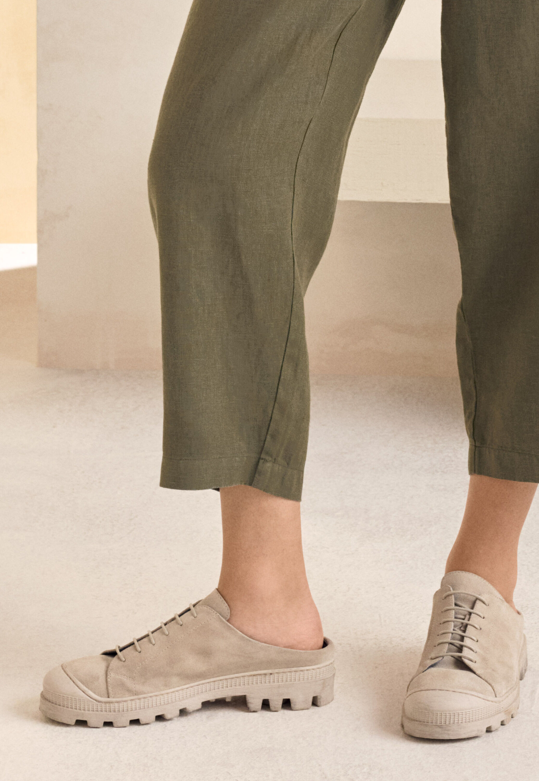 Slip-on trainer