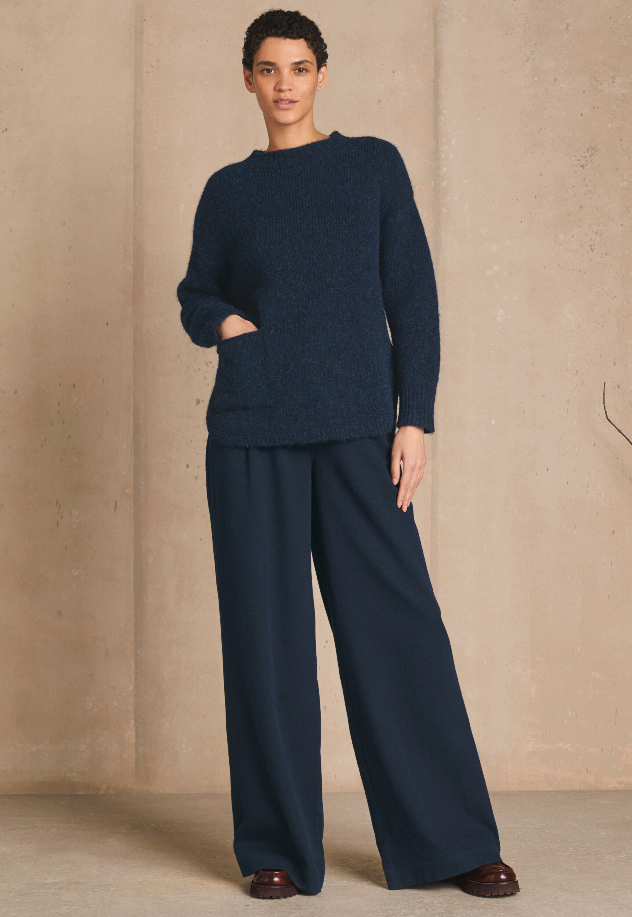Wide-leg trousers
