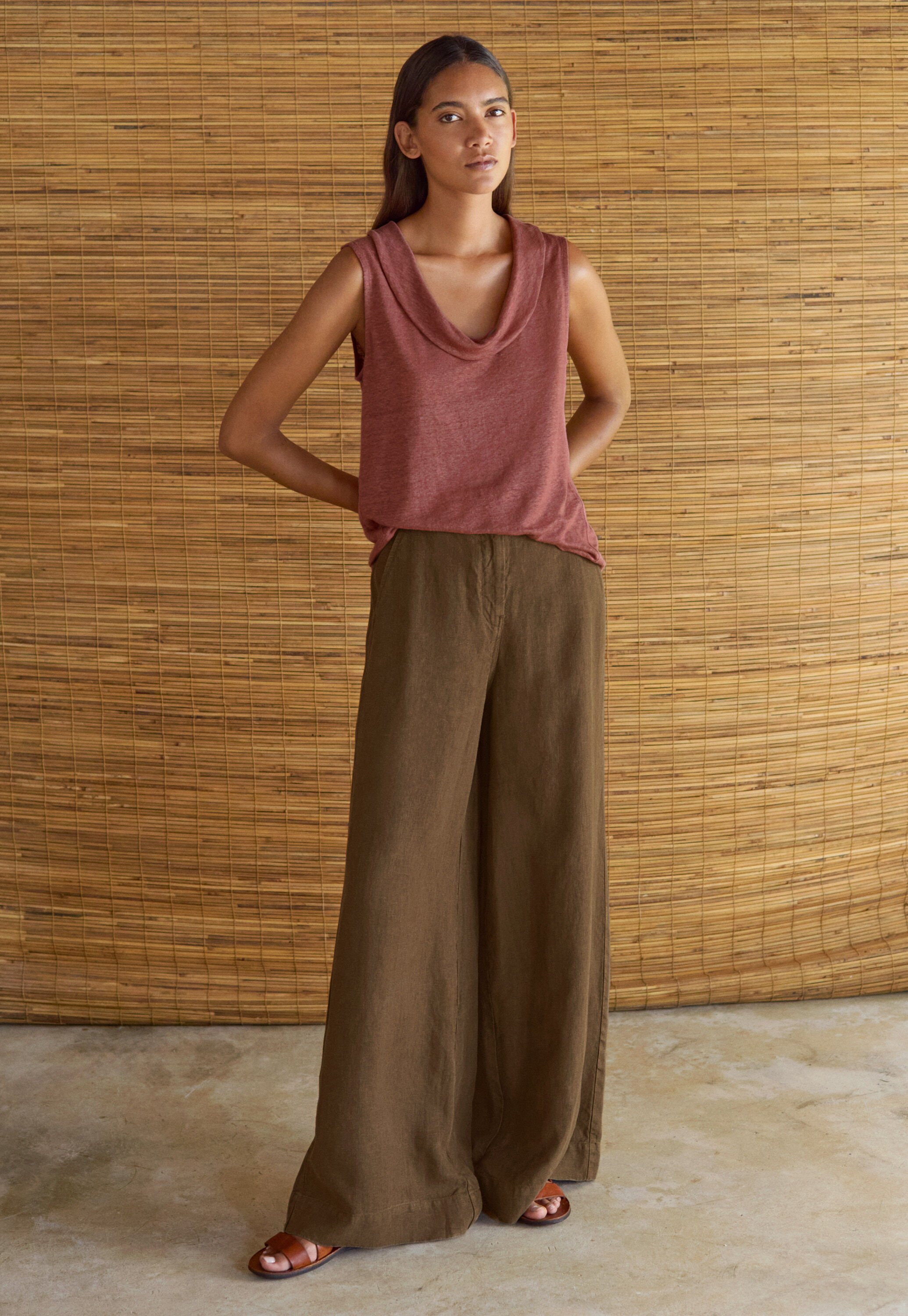 Wide-leg trousers