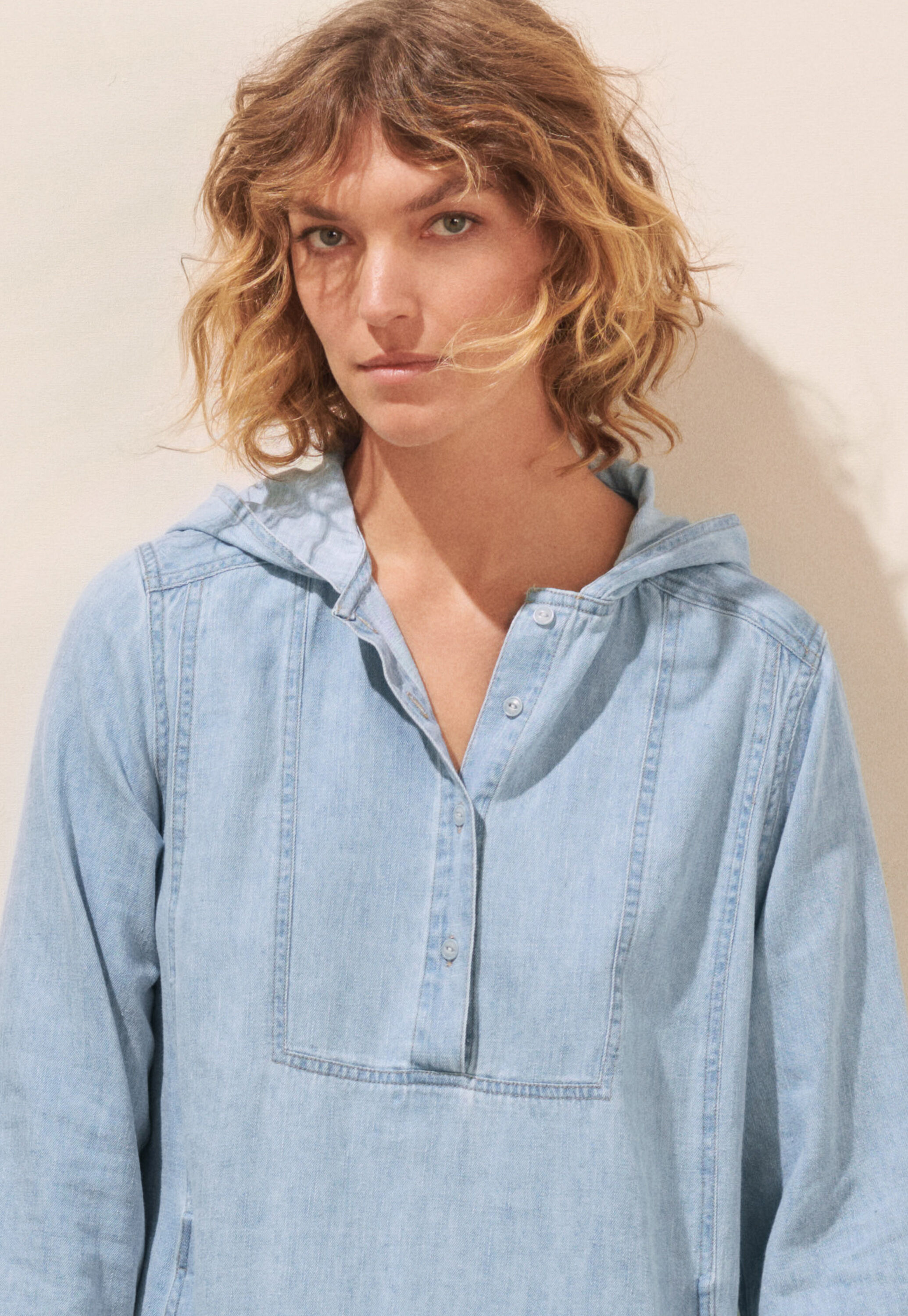 Indigo-dyed hooded top