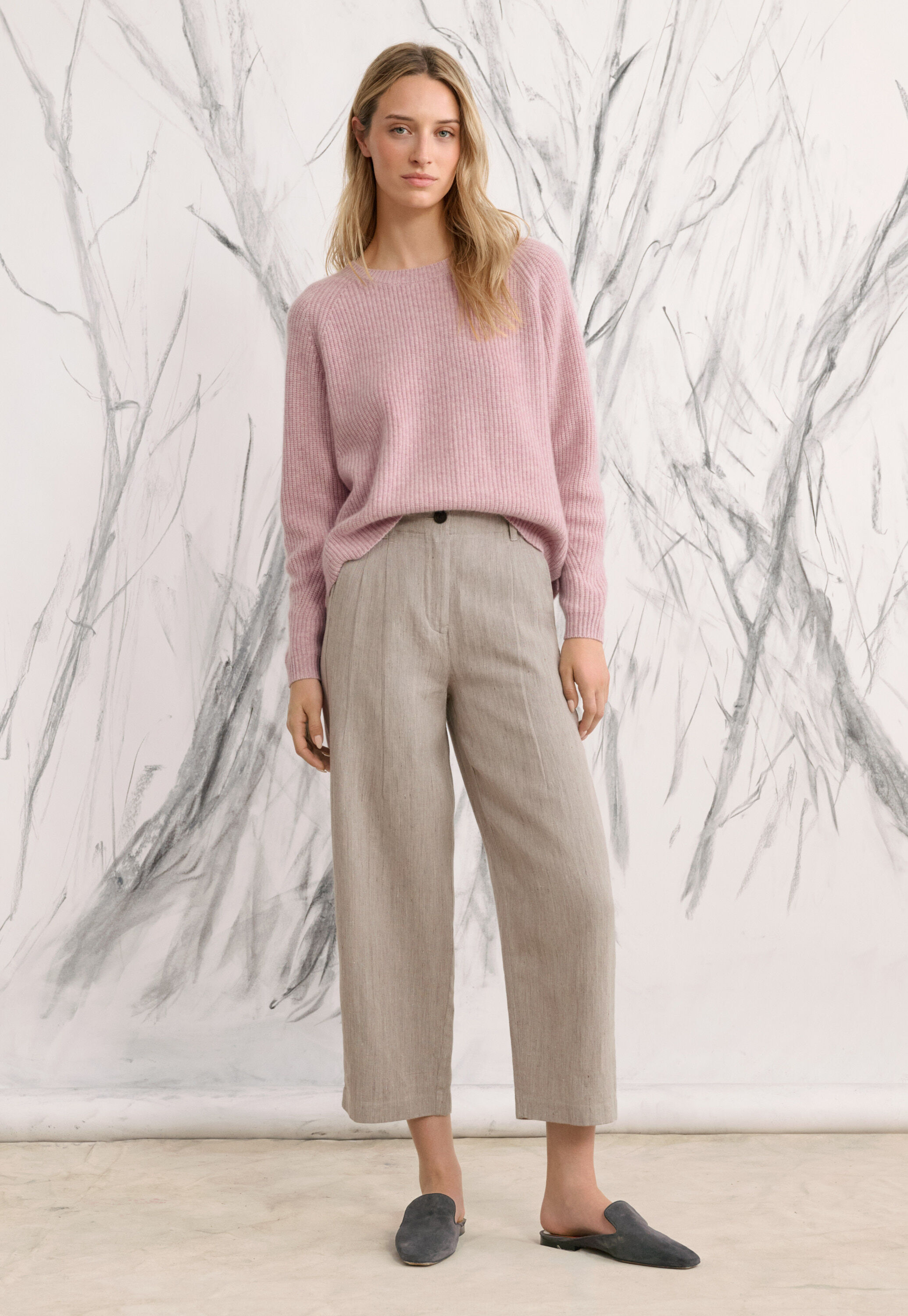 Barrel-leg trousers