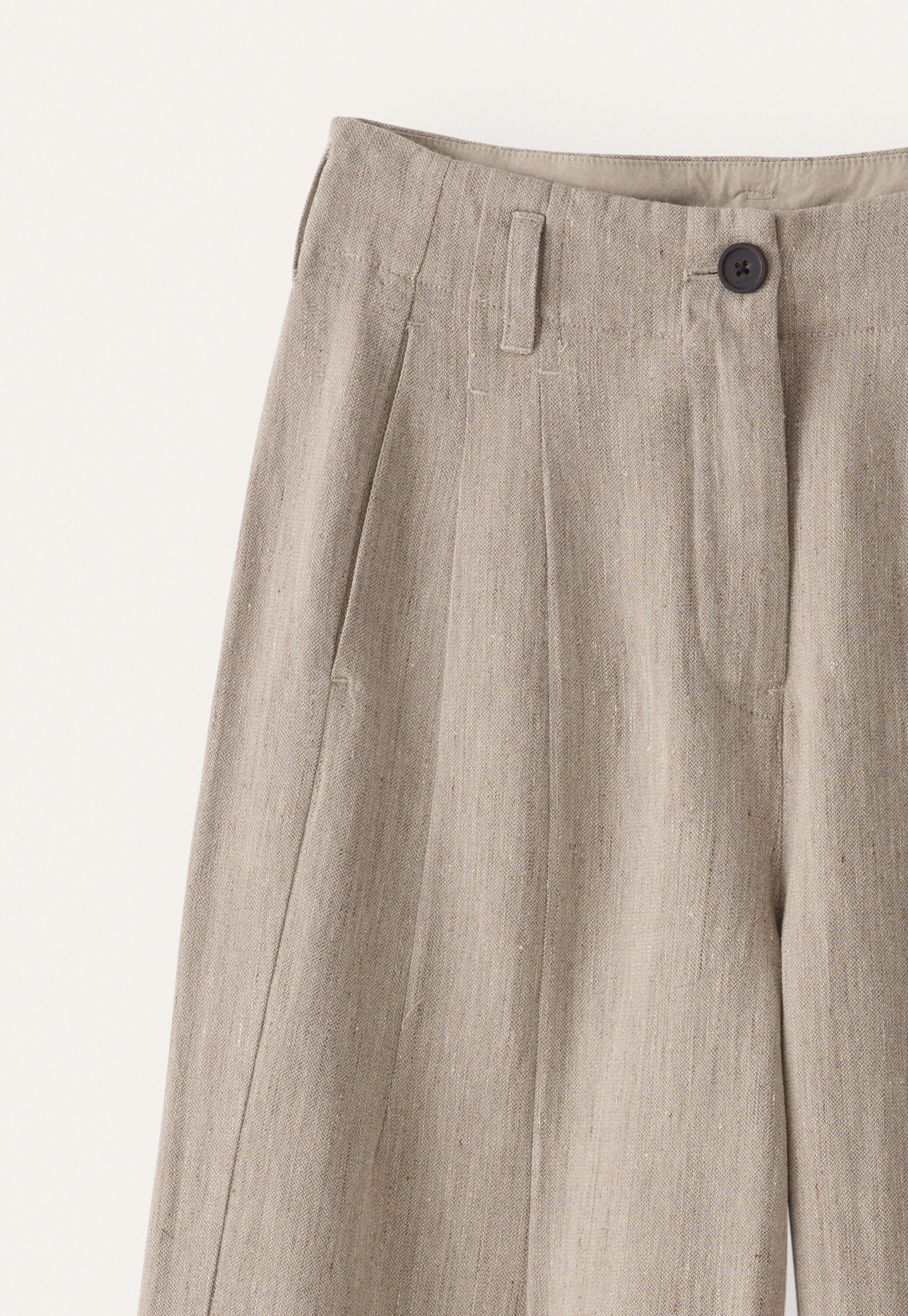 Barrel-leg trousers