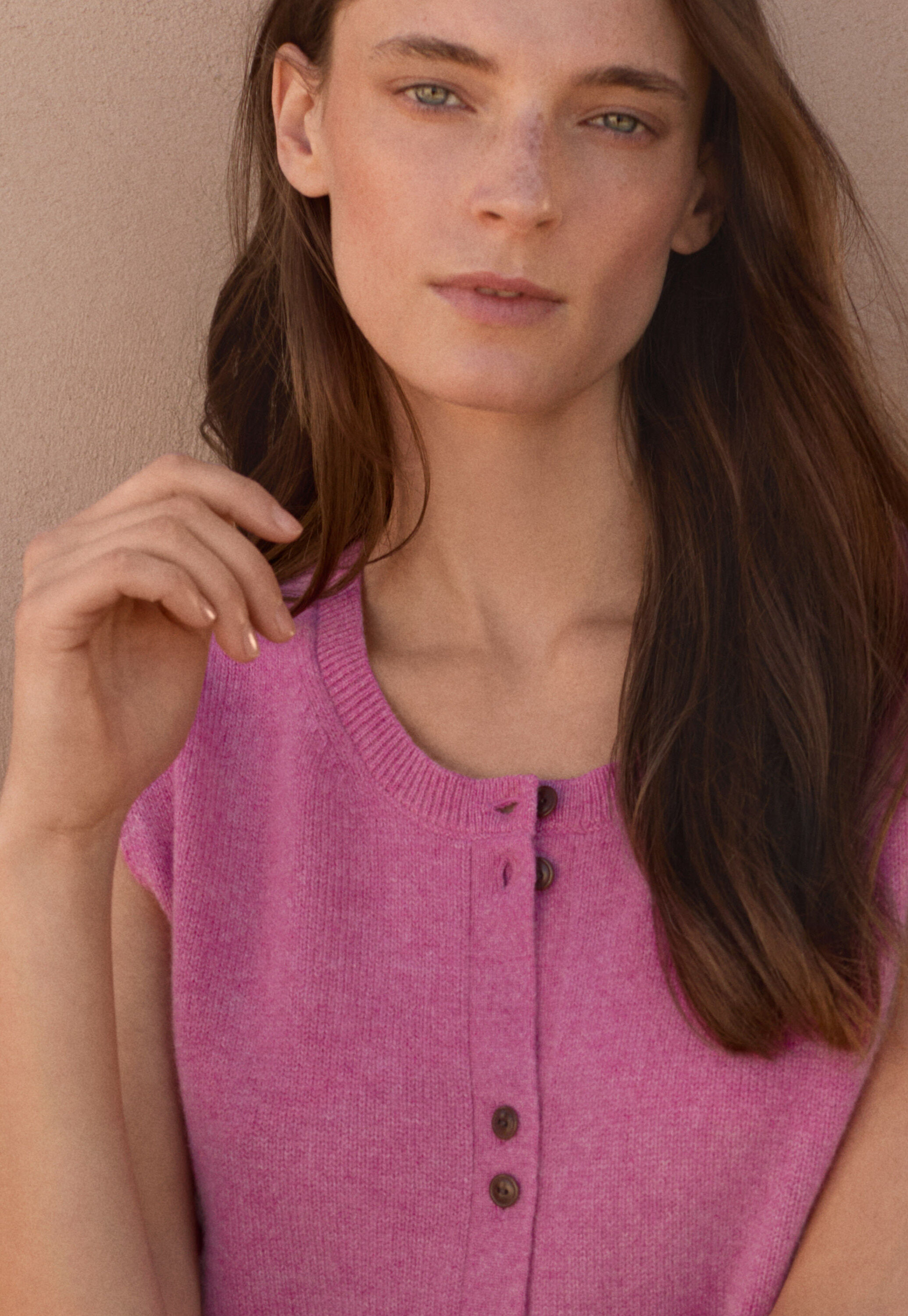 Sleeveless sweater